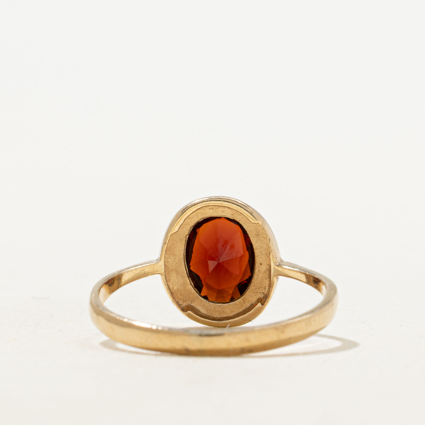 Bague en grenat serti clos Birmingham 1976 | 0,90 ct | Taille 6