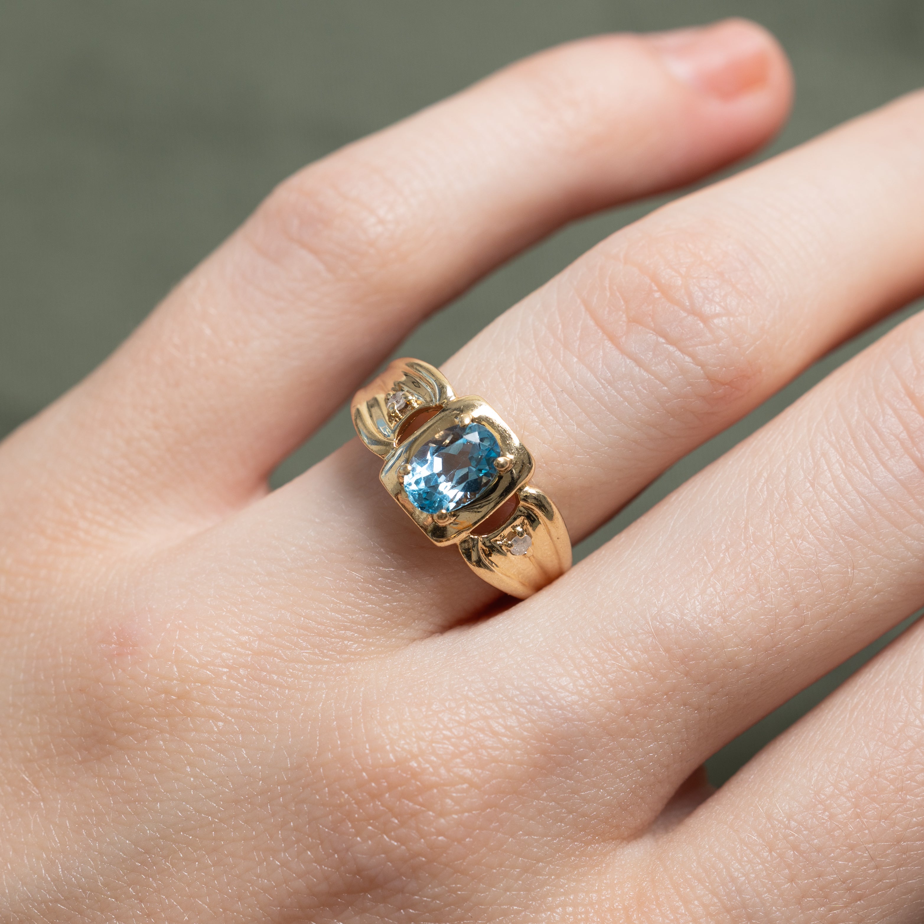 Oval Cut Topaz & Diamond Chunky Ring | 0.81ct, 0.02ct | SZ 5