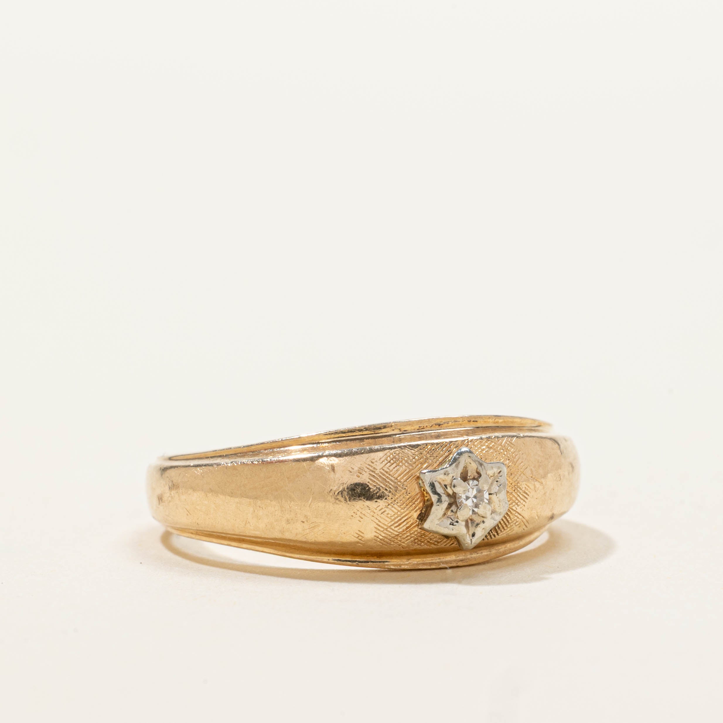 14k Diamond Star Textured Dome Ring | SZ 6.5