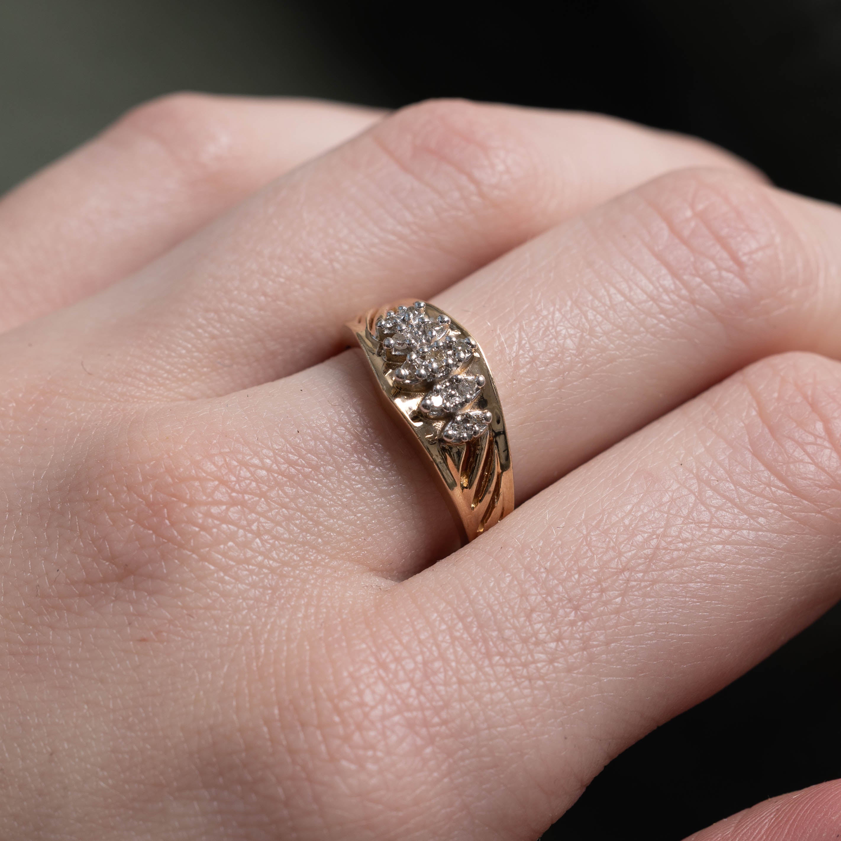 10k Illusion Set Diamond Marquise Grooved Ring | SZ 6.75