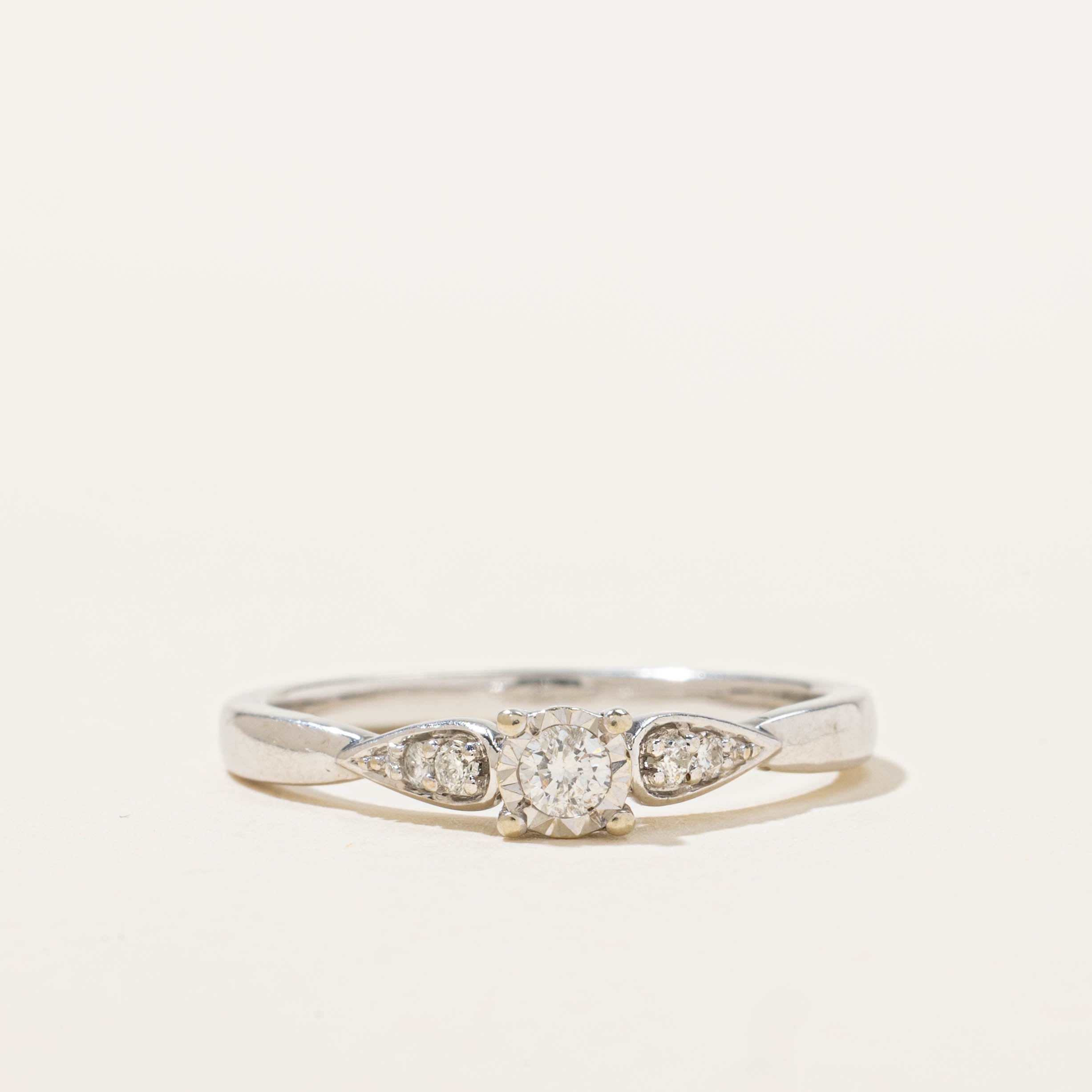 10k Illusion Set Diamond Accented Ring | SZ 7.25