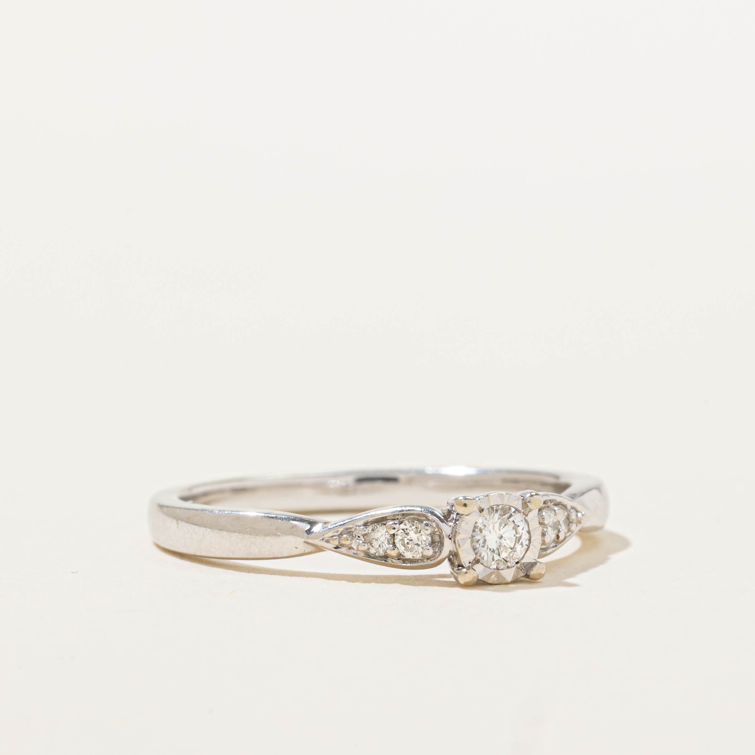 10k Illusion Set Diamond Accented Ring | SZ 7.25