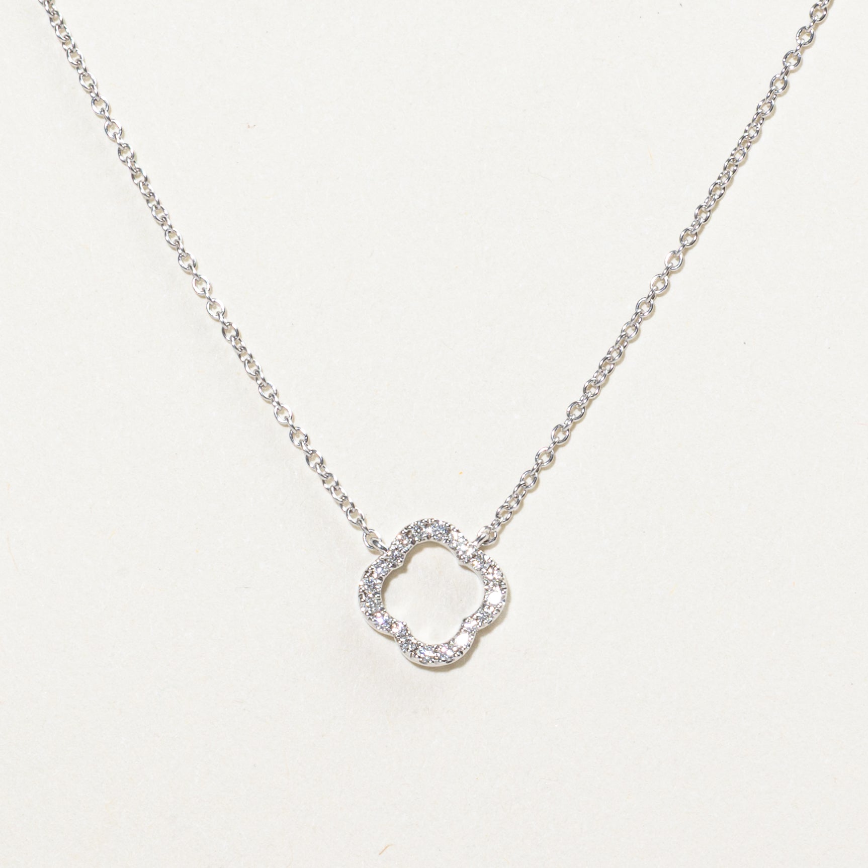 18k White Gold Diamond Clover Pendant Necklace | 0.10ctw | 18"