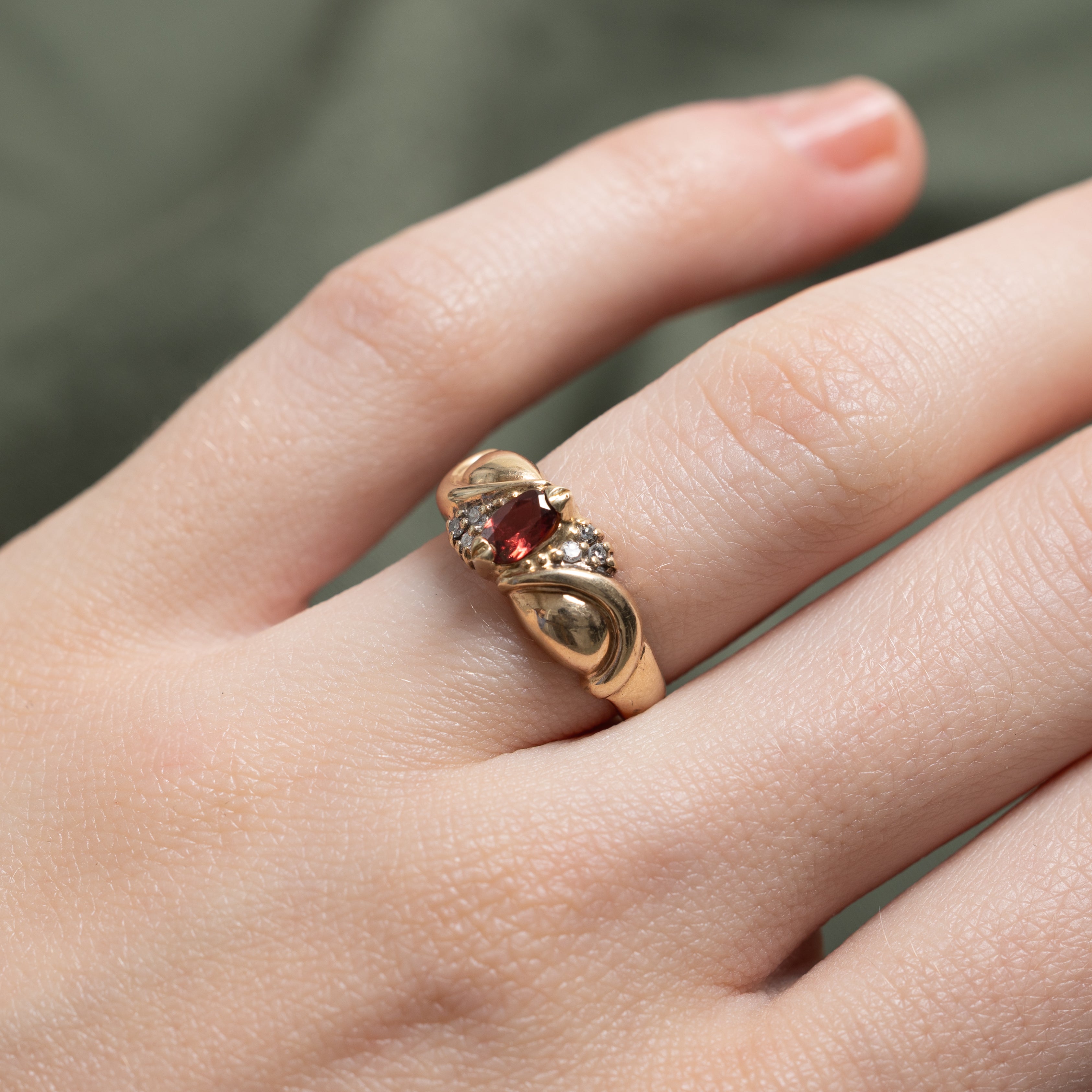Oval Cut Garnet & Diamond Wave Design Ring | 0.06ctw | SZ 5.5