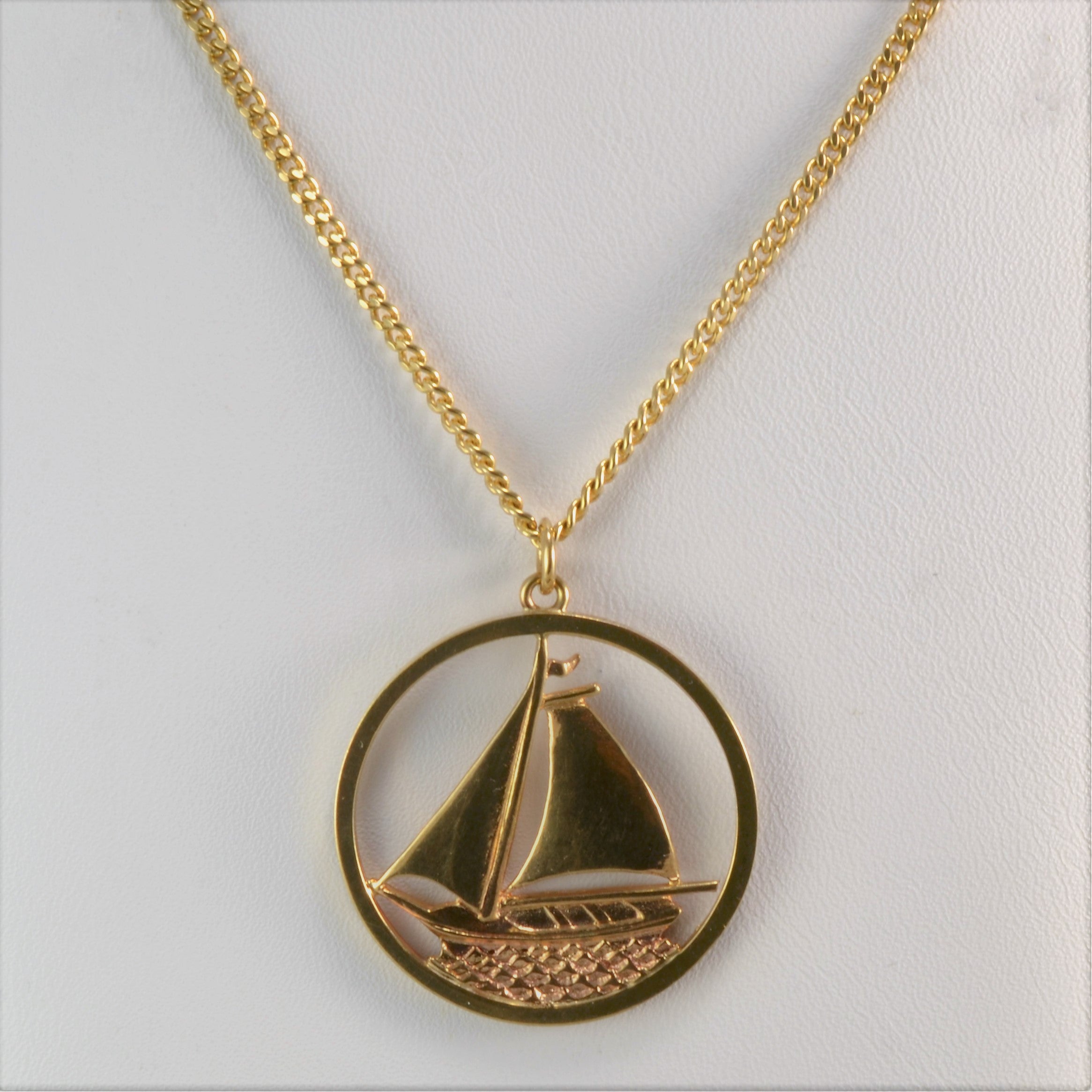 1966 Birmingham Hallmarked Yellow Gold Sailboat Necklace | 26" |