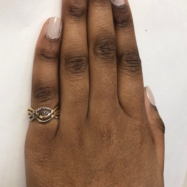Two Tone Open Work Cross Over Ring | SZ 6.25 |