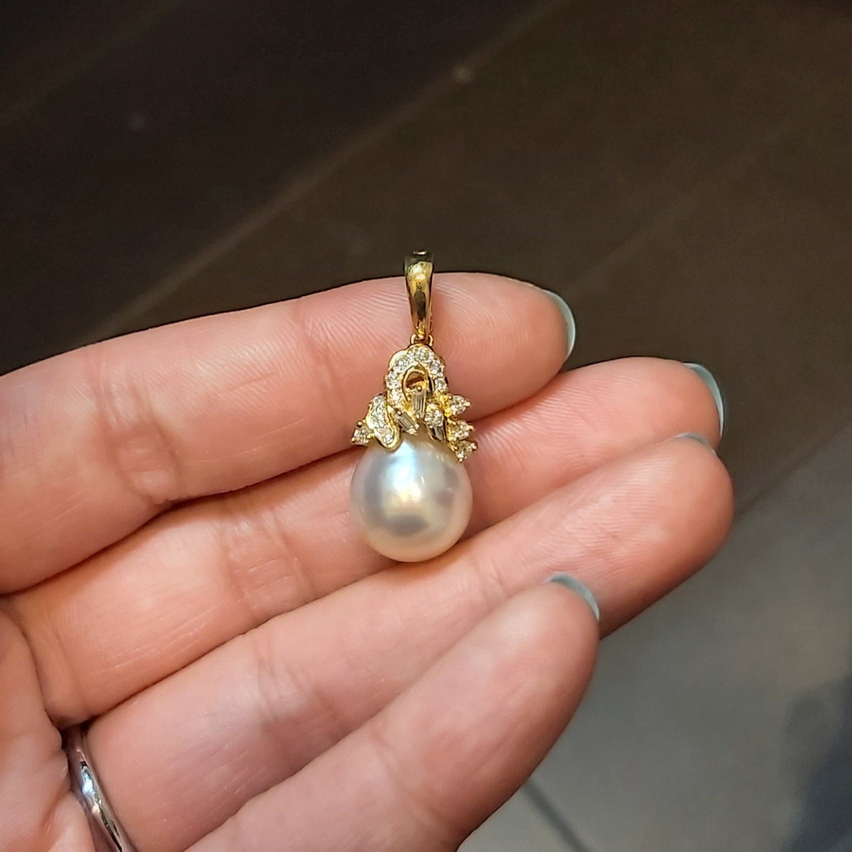 South Sea Pearl & Diamond Pendant | 0.25 ctw |