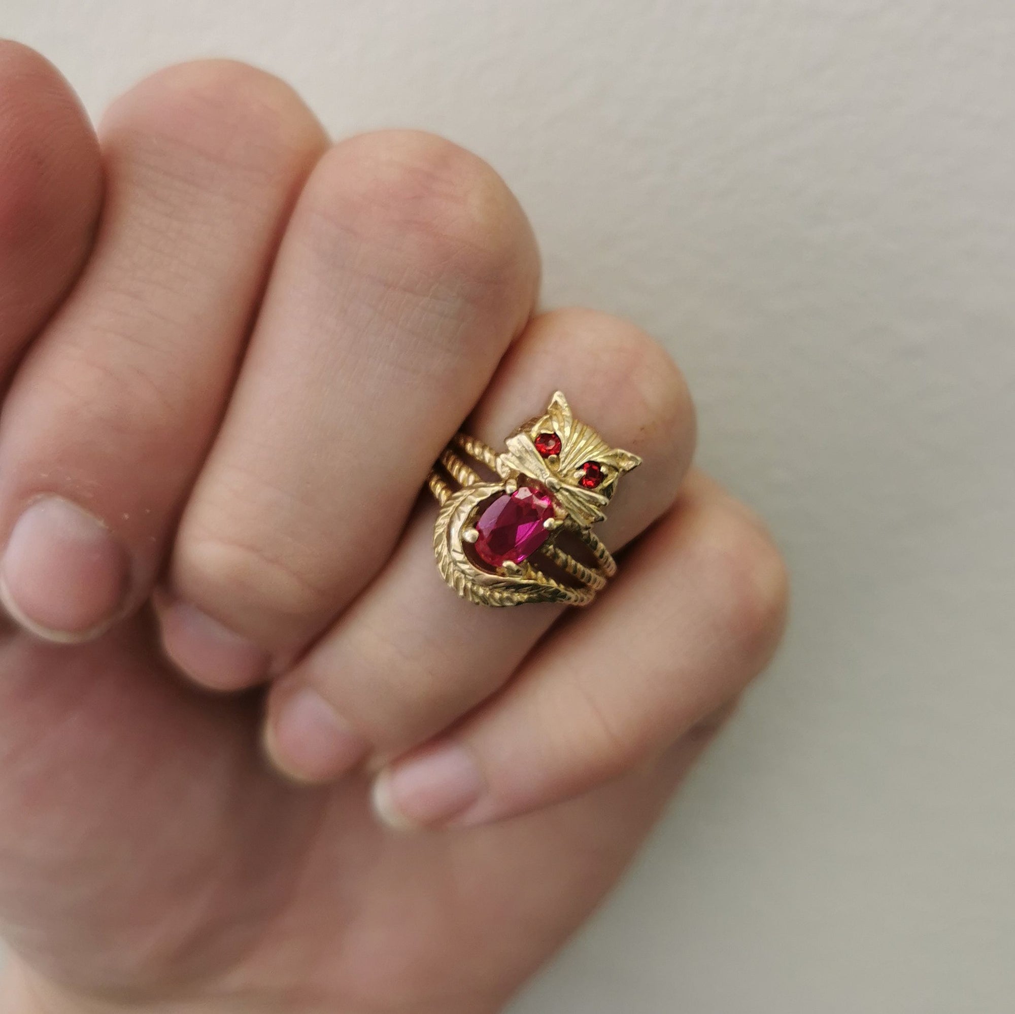 Synthetic Ruby Cat Ring | 0.70ctw | SZ 5 |