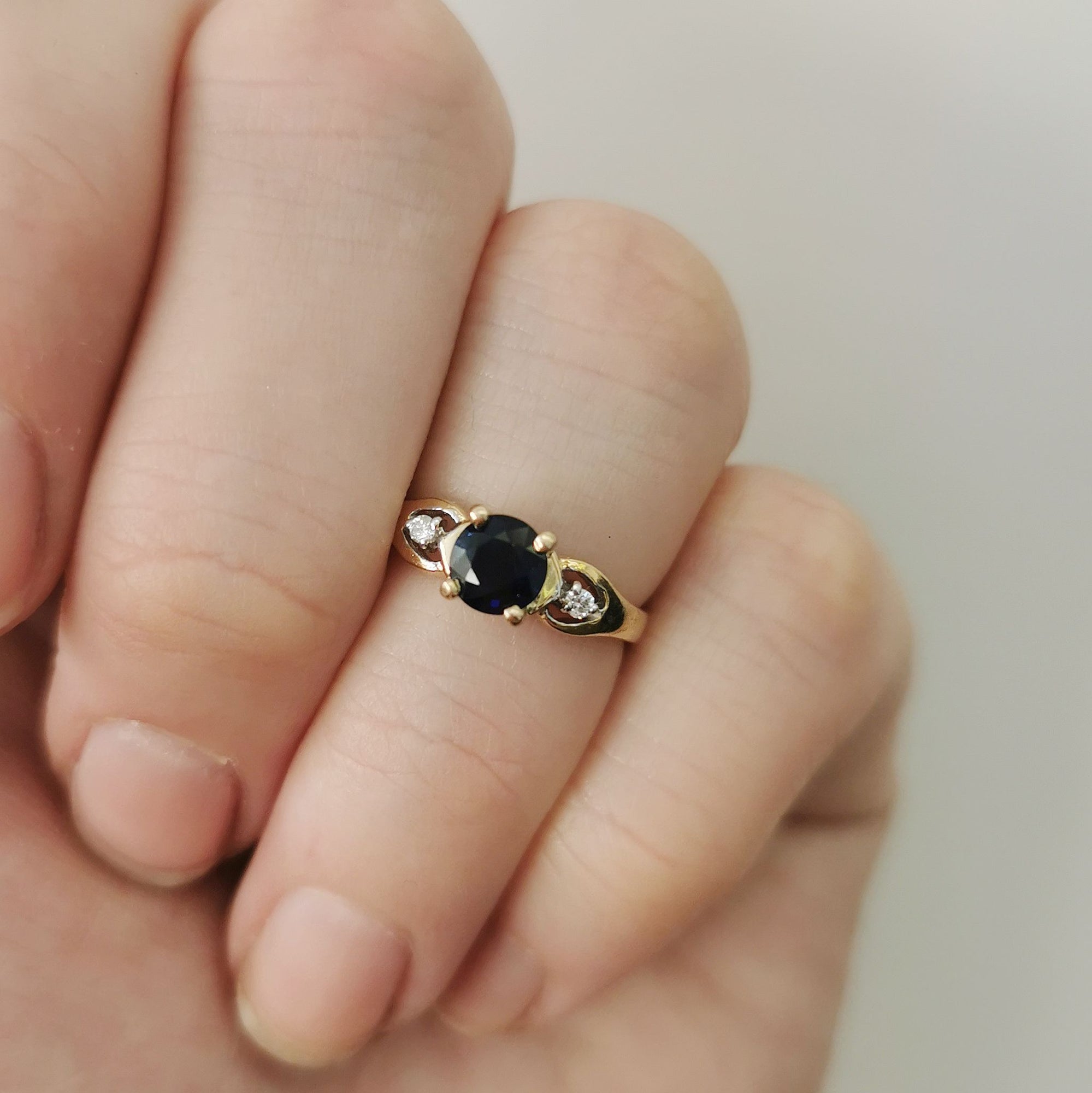 Sapphire & Diamond Ring | 0.03ctw, 0.75ct | SZ 4.5 |