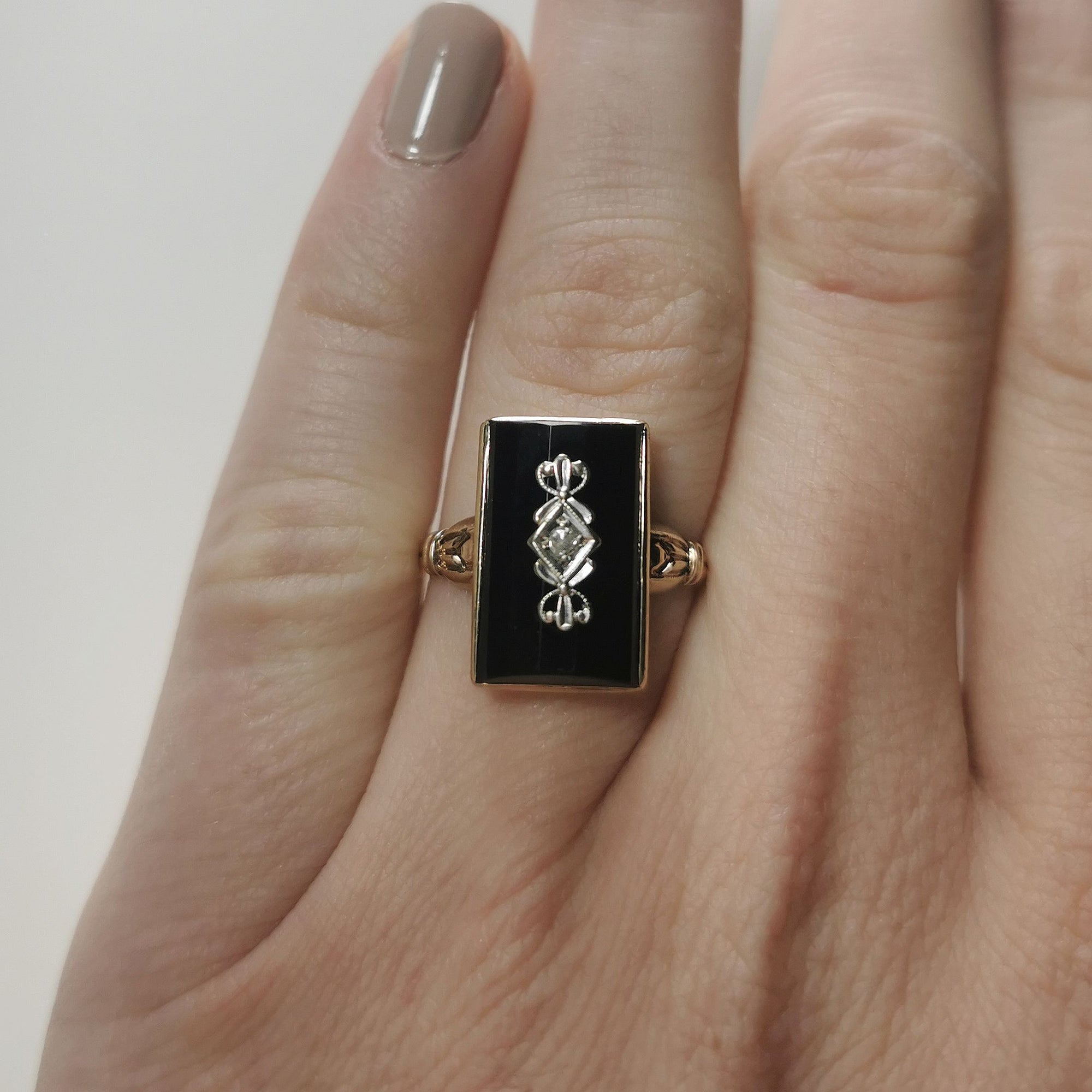 Black Onyx & Diamond Ring Circa 1930s | 0.02ct, 4.50ct | SZ 7.5 |