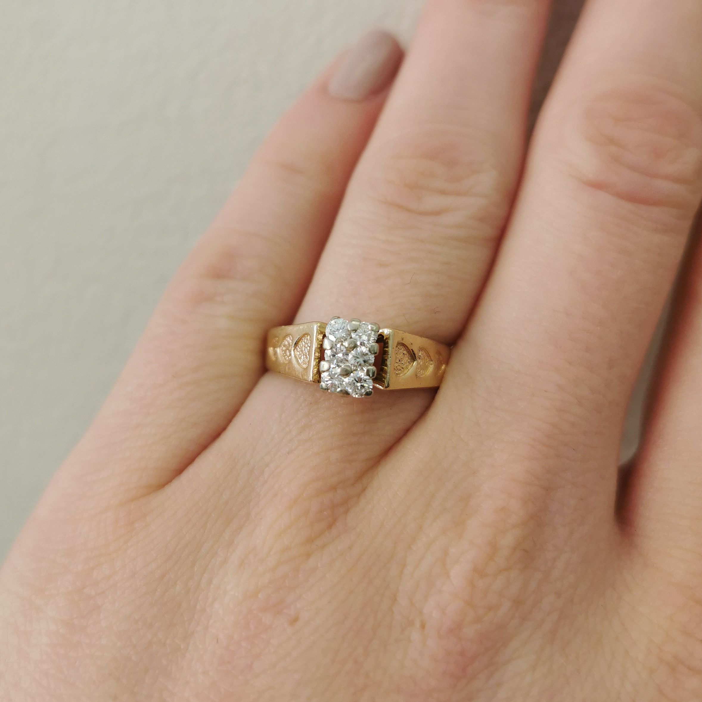 Heart Detailed Diamond Cluster Ring | 0.30ctw | SZ 7.75 |