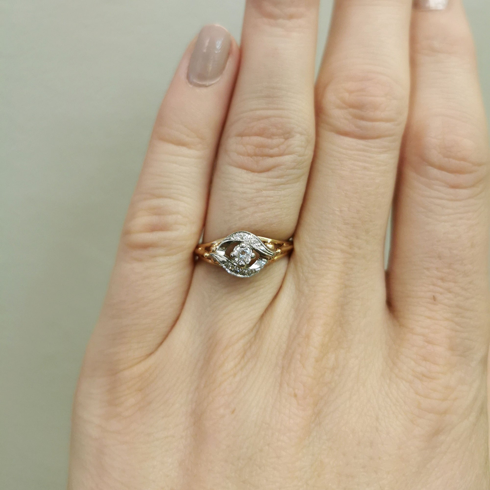 1940s Diamond Bypass Ring | 0.15 ctw | SZ 6.75 |