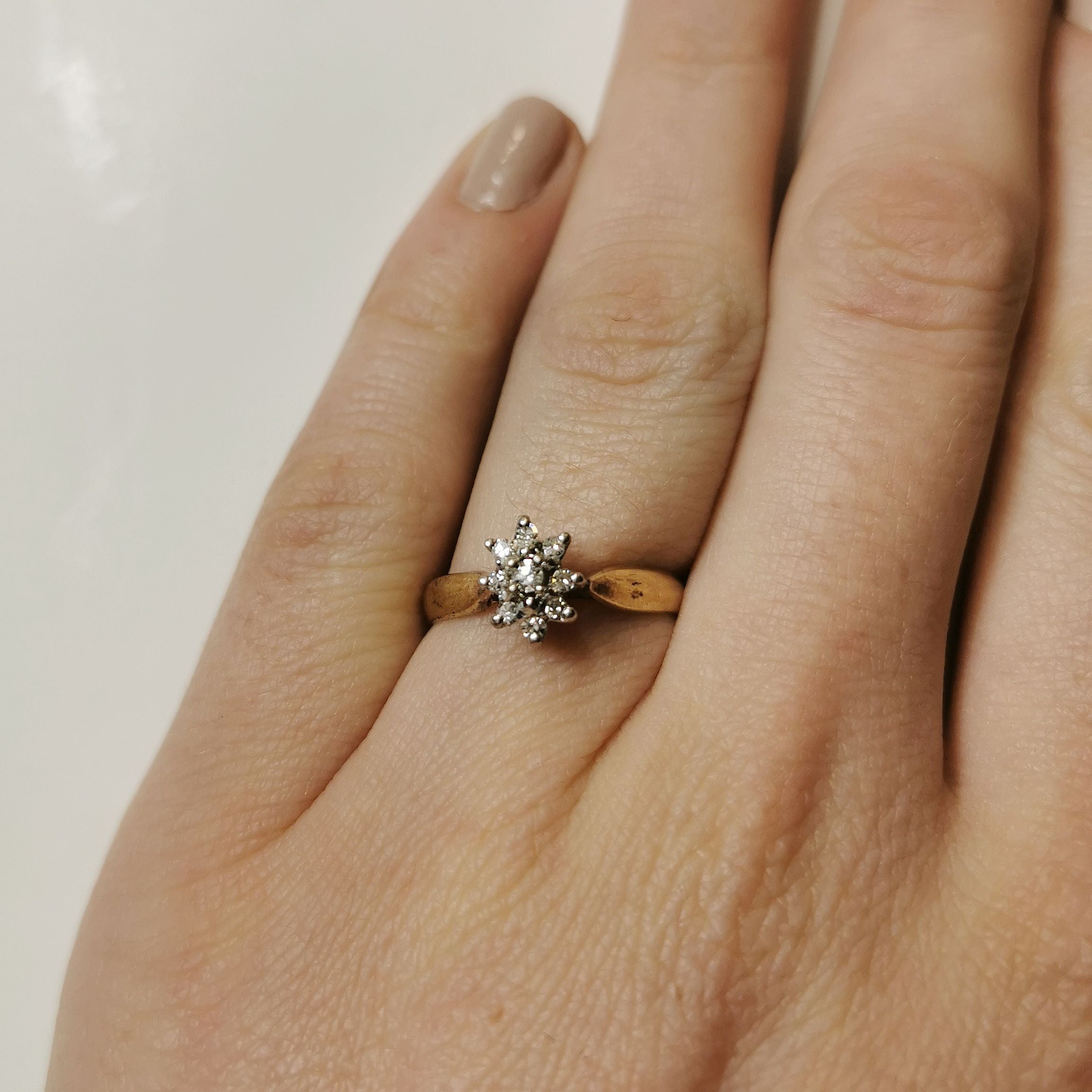 Stunning Diamond Cluster Promise Ring | 0.14ctw | SZ 7.5 |