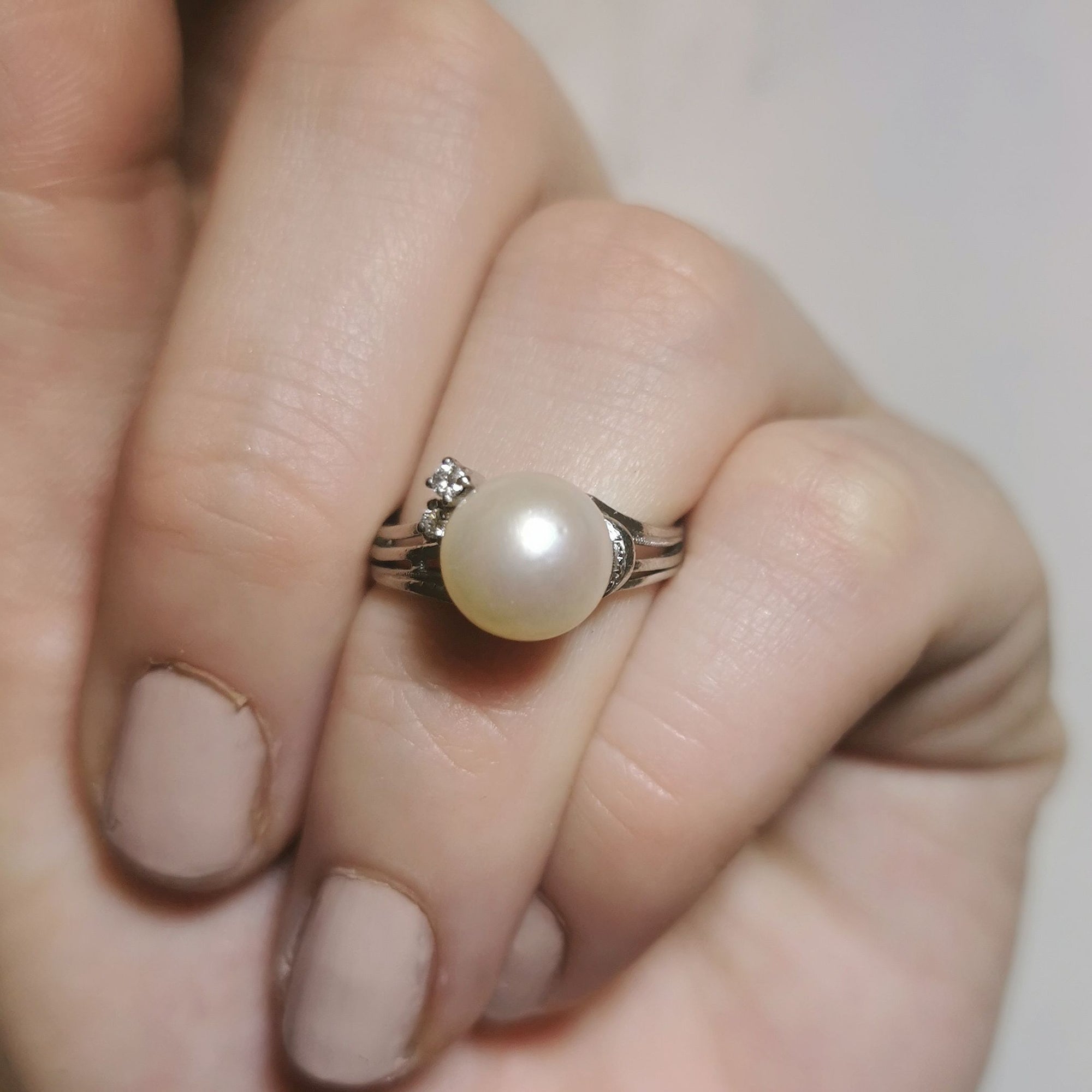 Platinum Pearl & Diamond Ring | 0.04ctw, 5.00ct | SZ 5.5 |