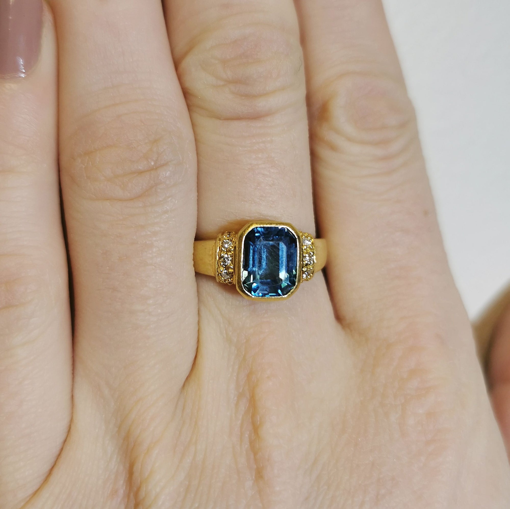 London Blue Topaz & Diamond Ring | 0.10ctw, 3.40ct | SZ 9 |