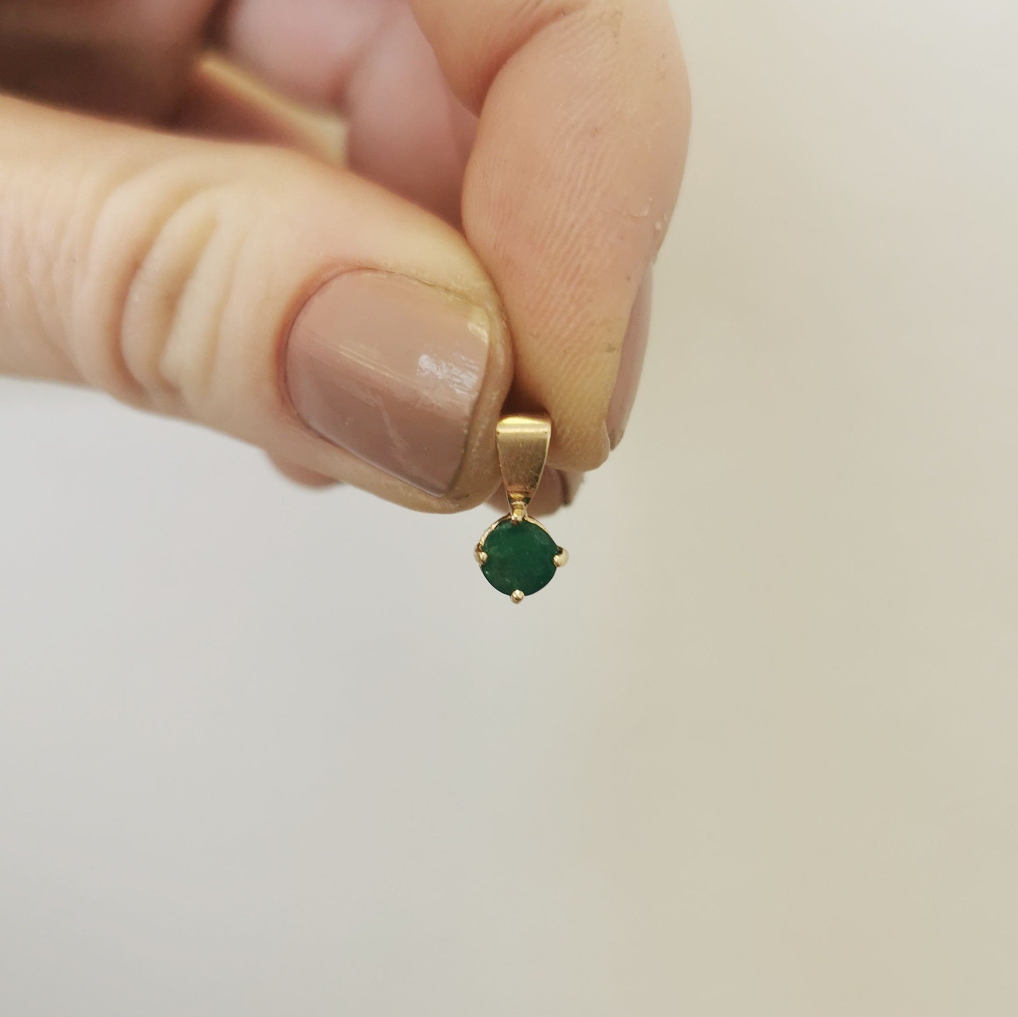 Petite Round Emerald Pendant | 0.42ct |