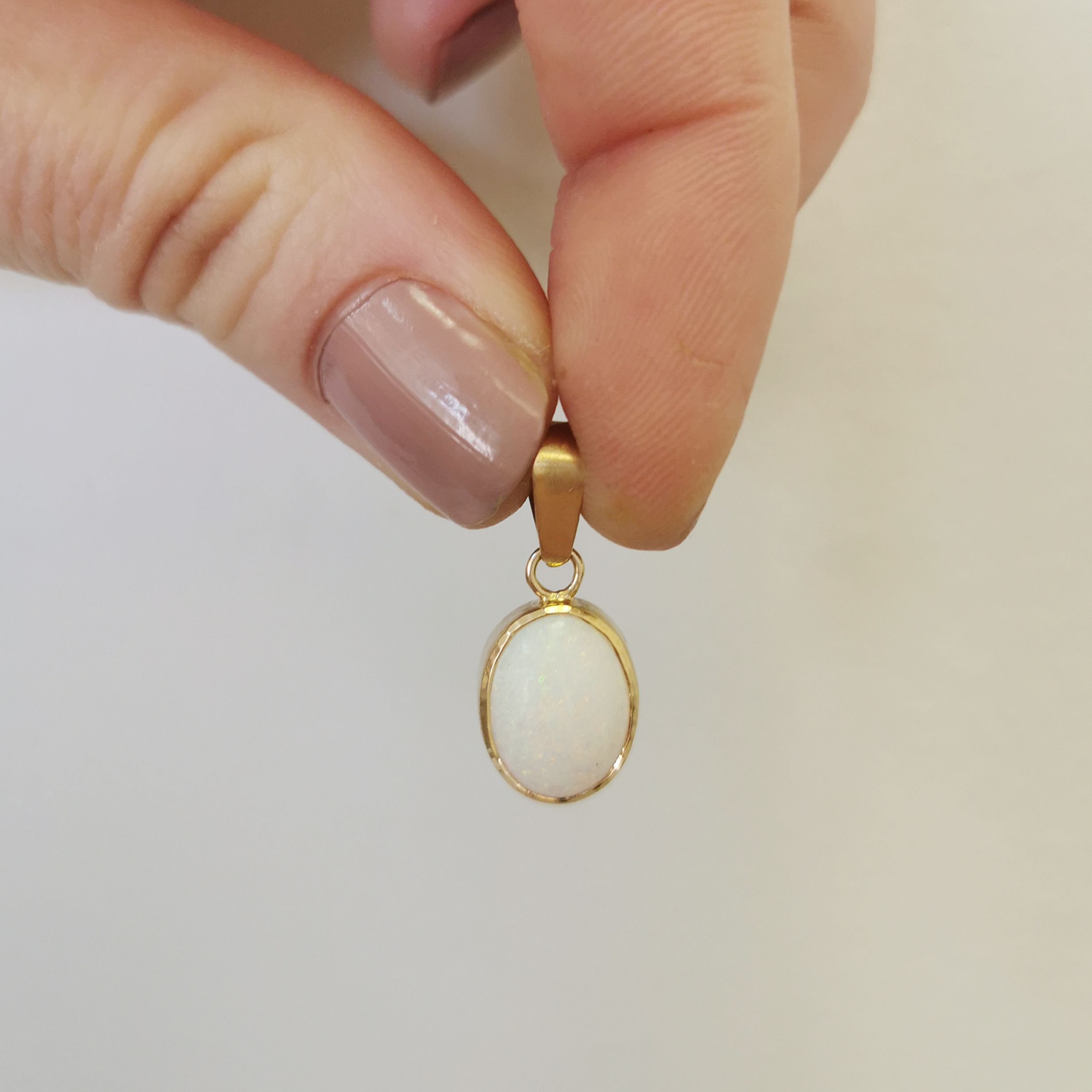 Oval Opal Pendant | 4.00ct |