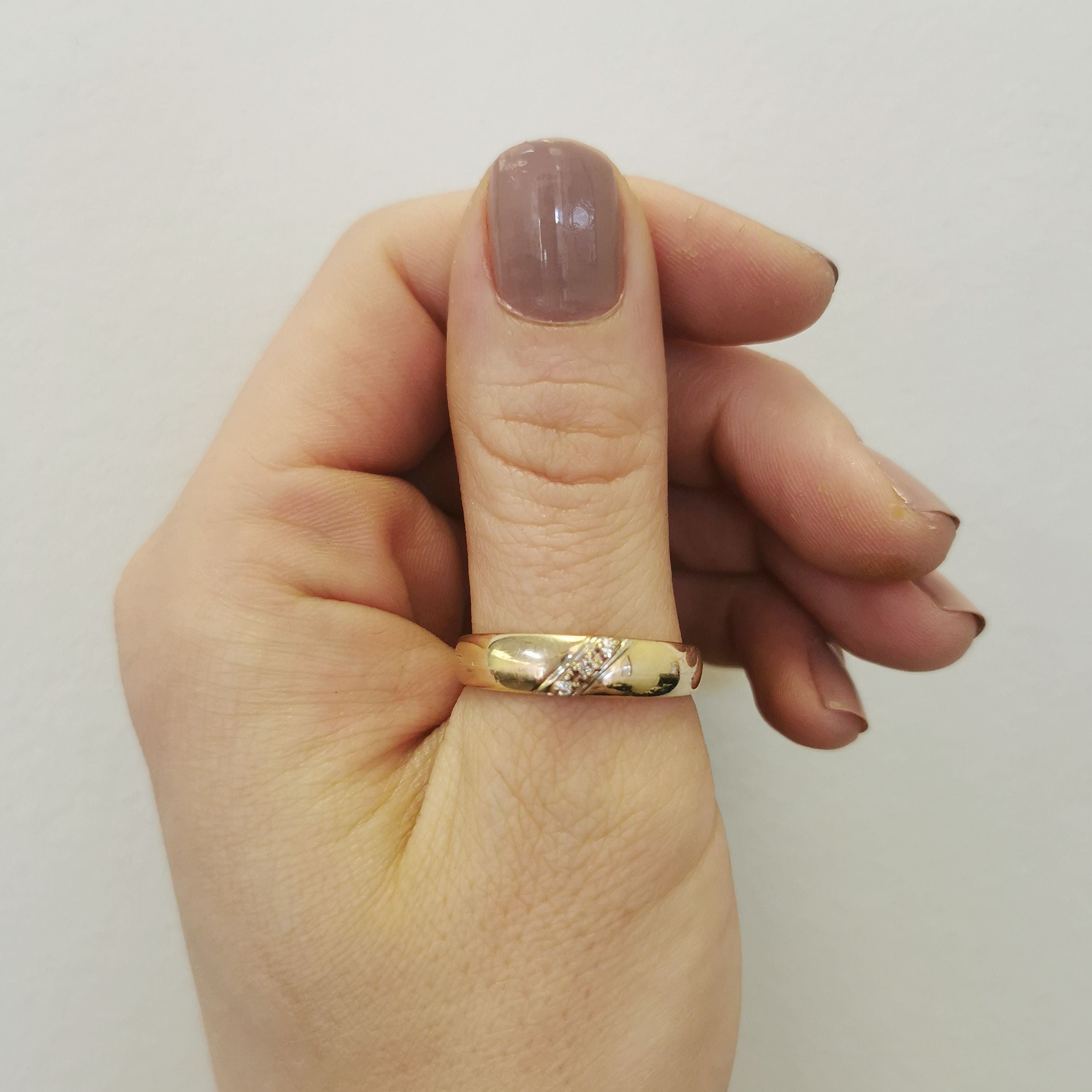 Diagonal Three Stone Diamond Ring | 0.06ctw | SZ 11.5 |
