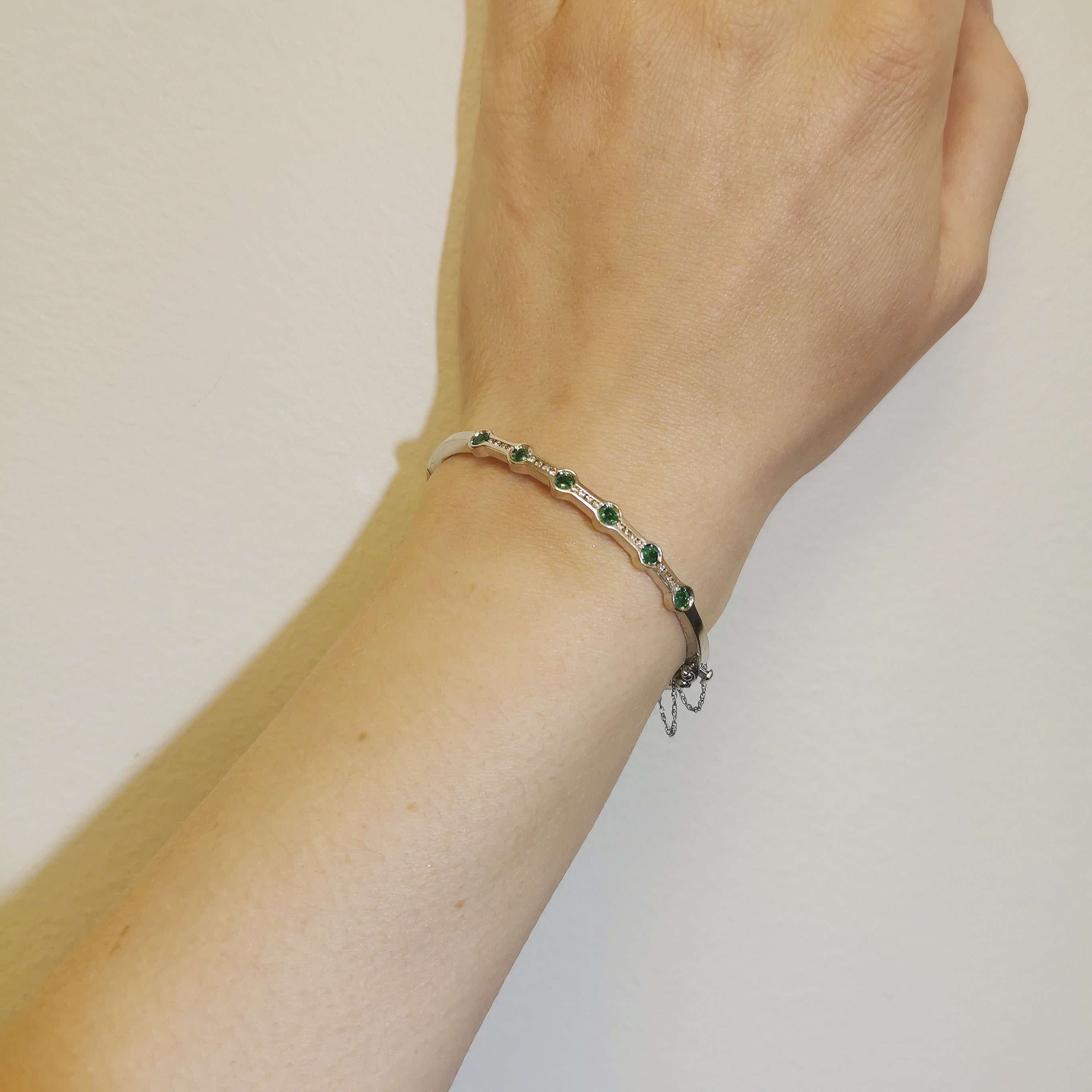 Bezel Set Emerald & Diamond Hinged Bangle | 0.60ctw, 0.18ctw | 6.5" |