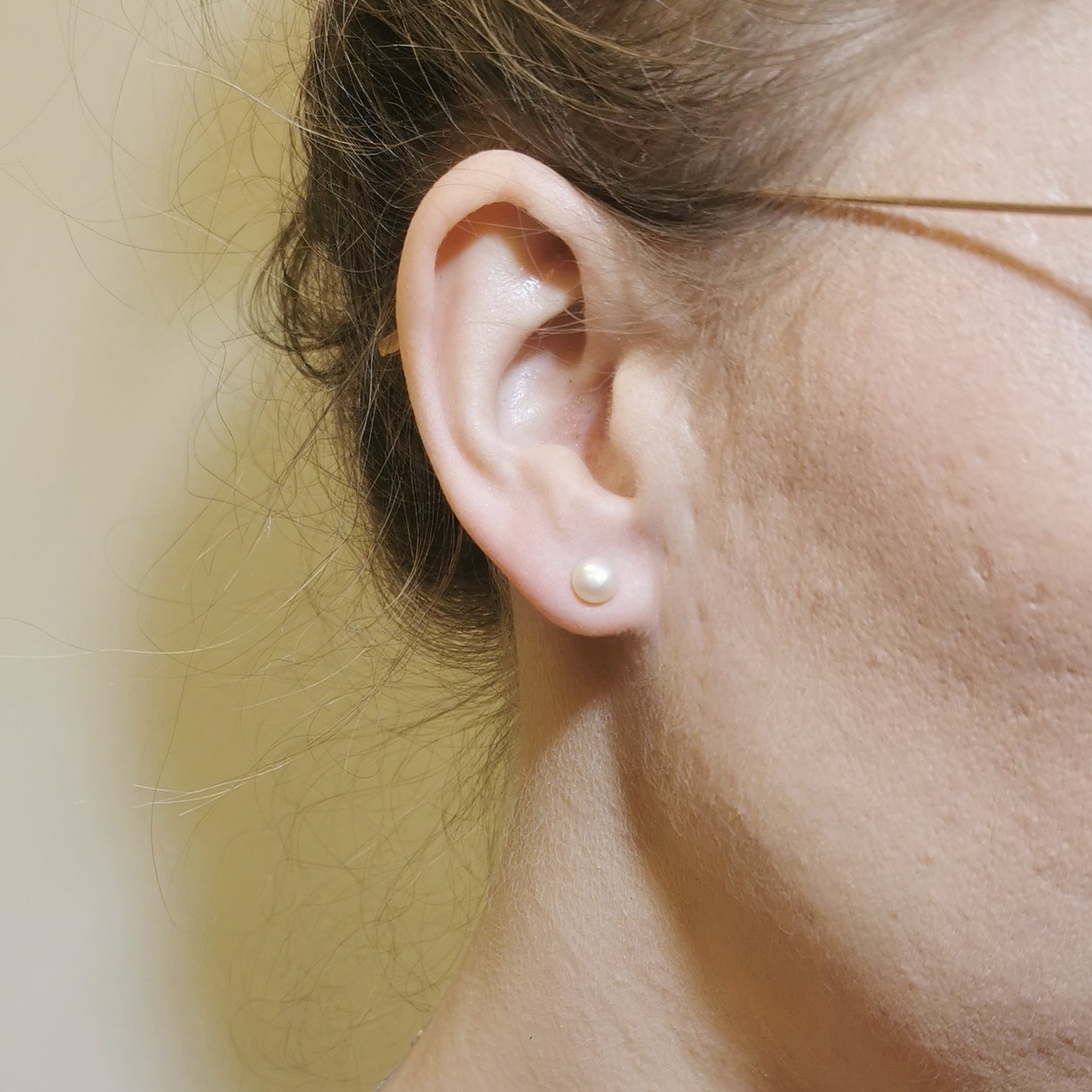 Button Pearl Stud Earrings | 2.50ct |