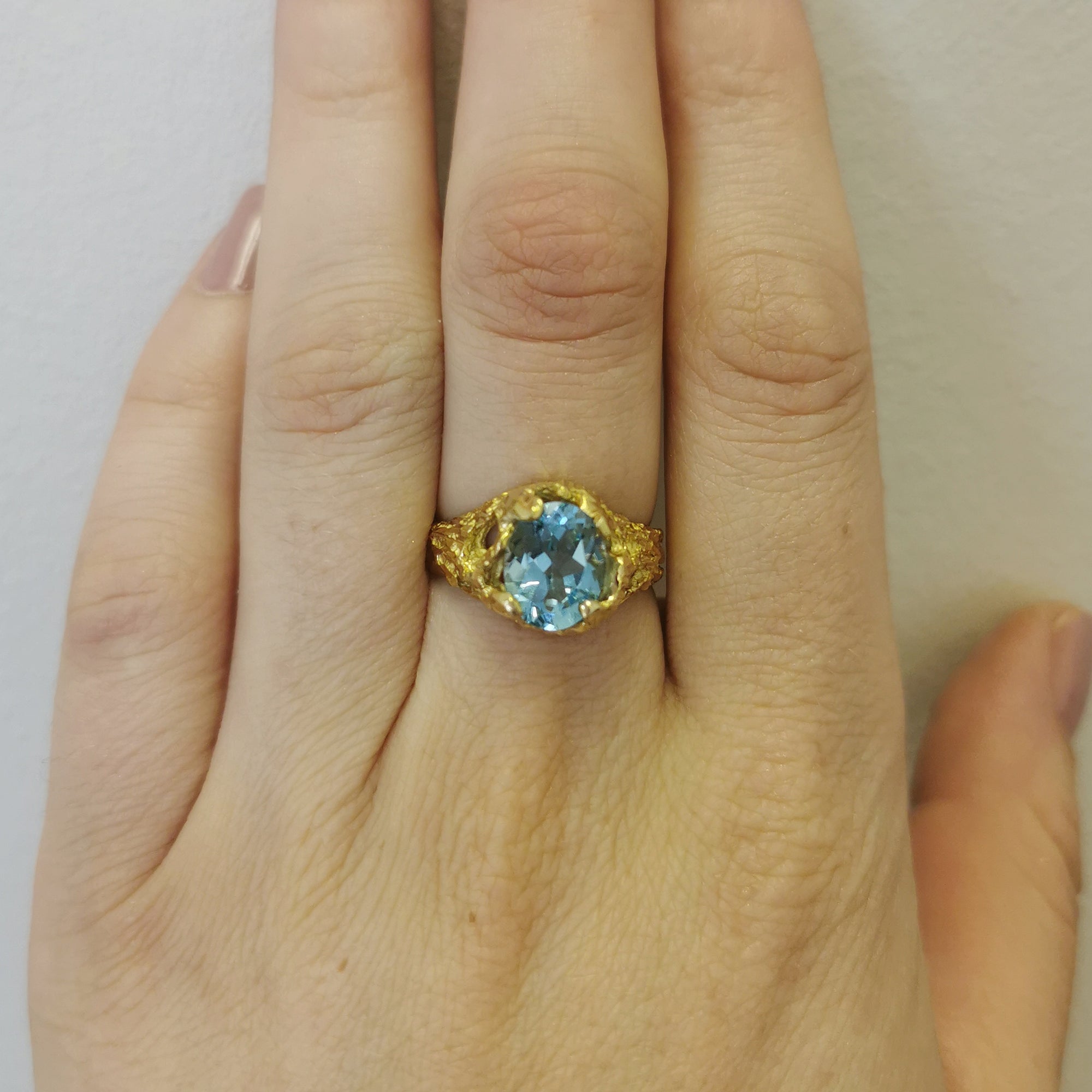 Textured Oval Blue Topaz Cocktail Ring | 3.30ct | SZ 8 |