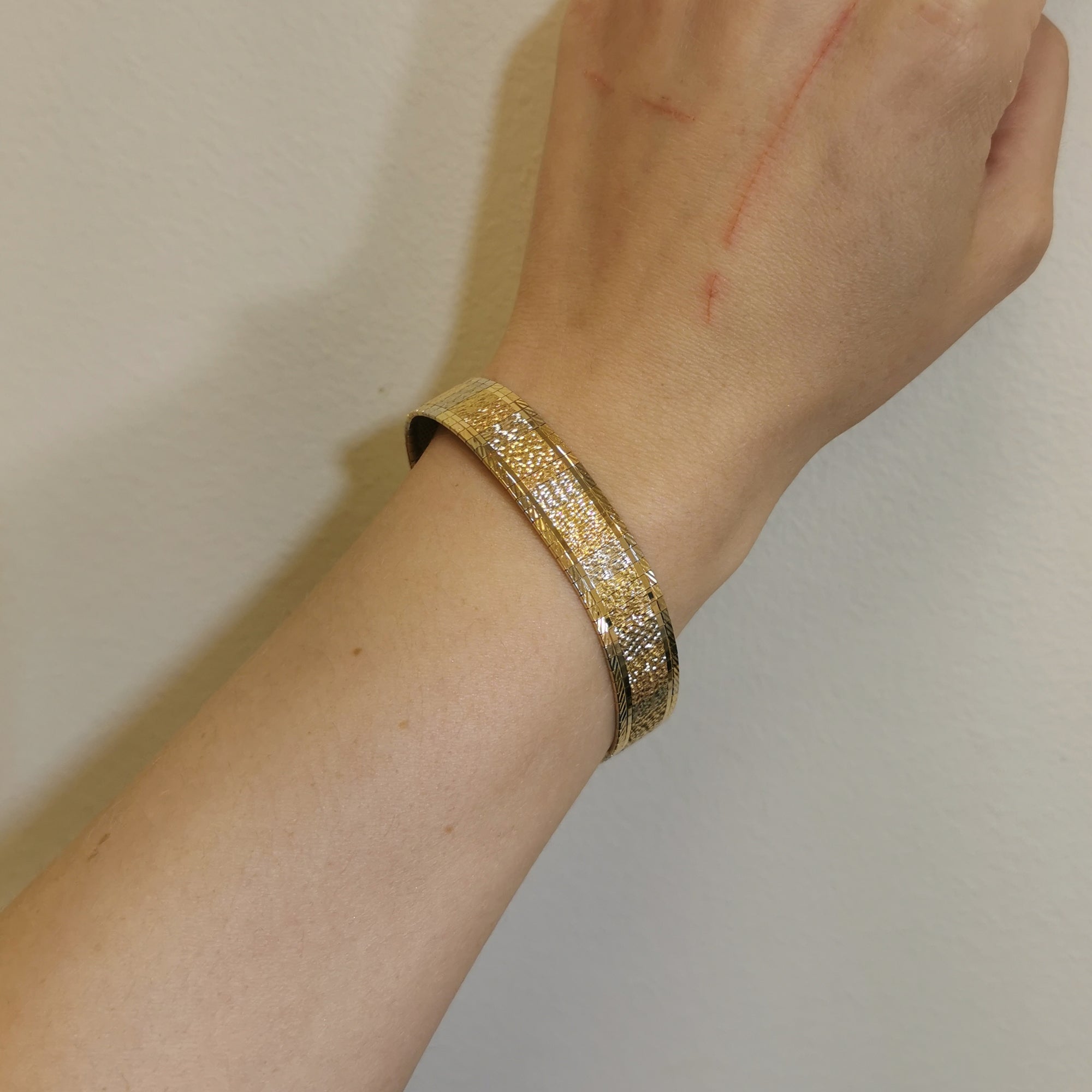 Tri Colour Woven Gold Bracelet | 7.5