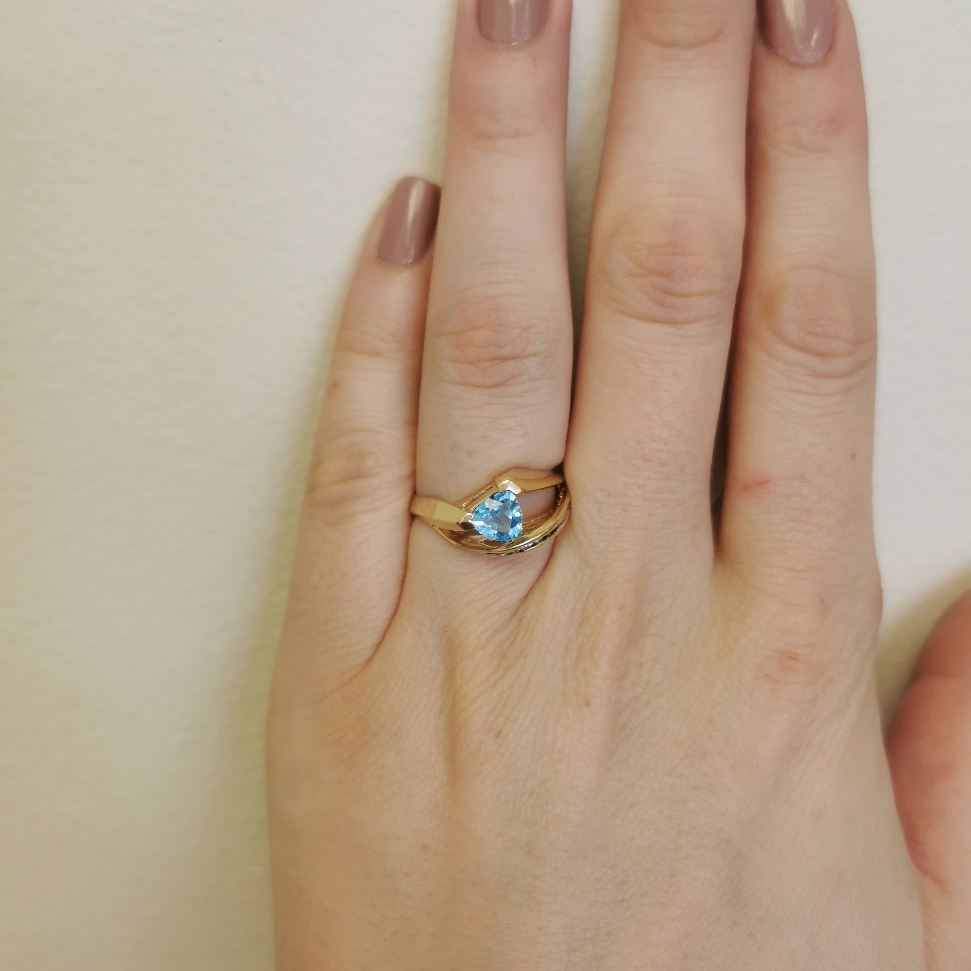 Blue Topaz & Diamond Cocktail Ring | 0.85ct, 0.05ctw | SZ 6.5 |