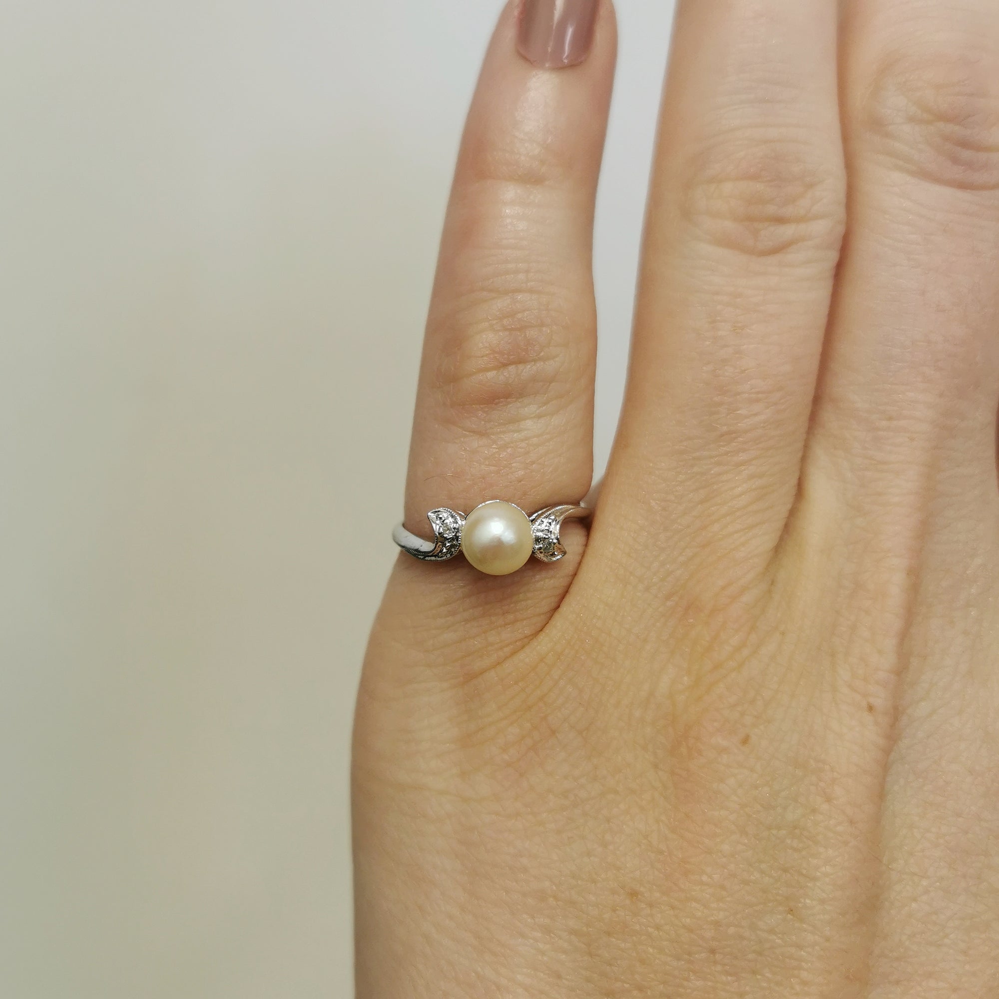 Pearl on sale twist ring