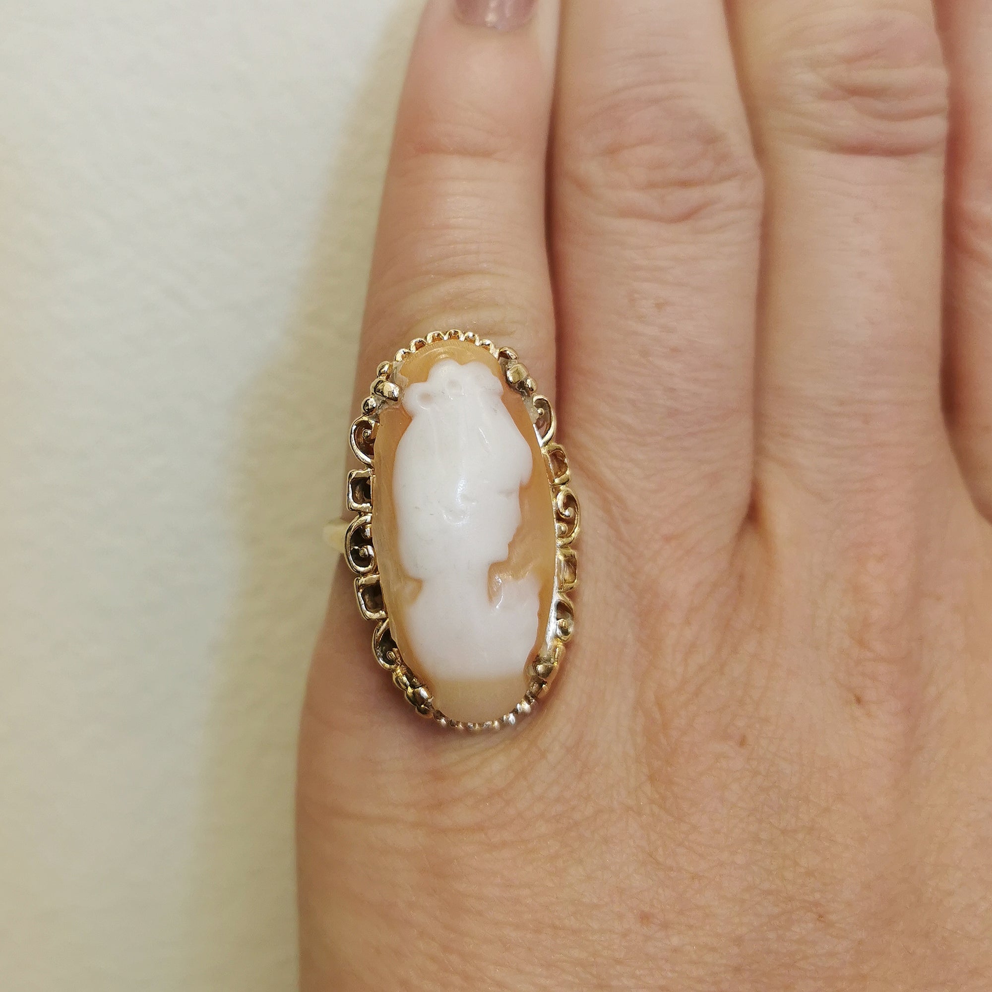 Cameo Cocktail Ring | 9.00ct | SZ 4.75 |