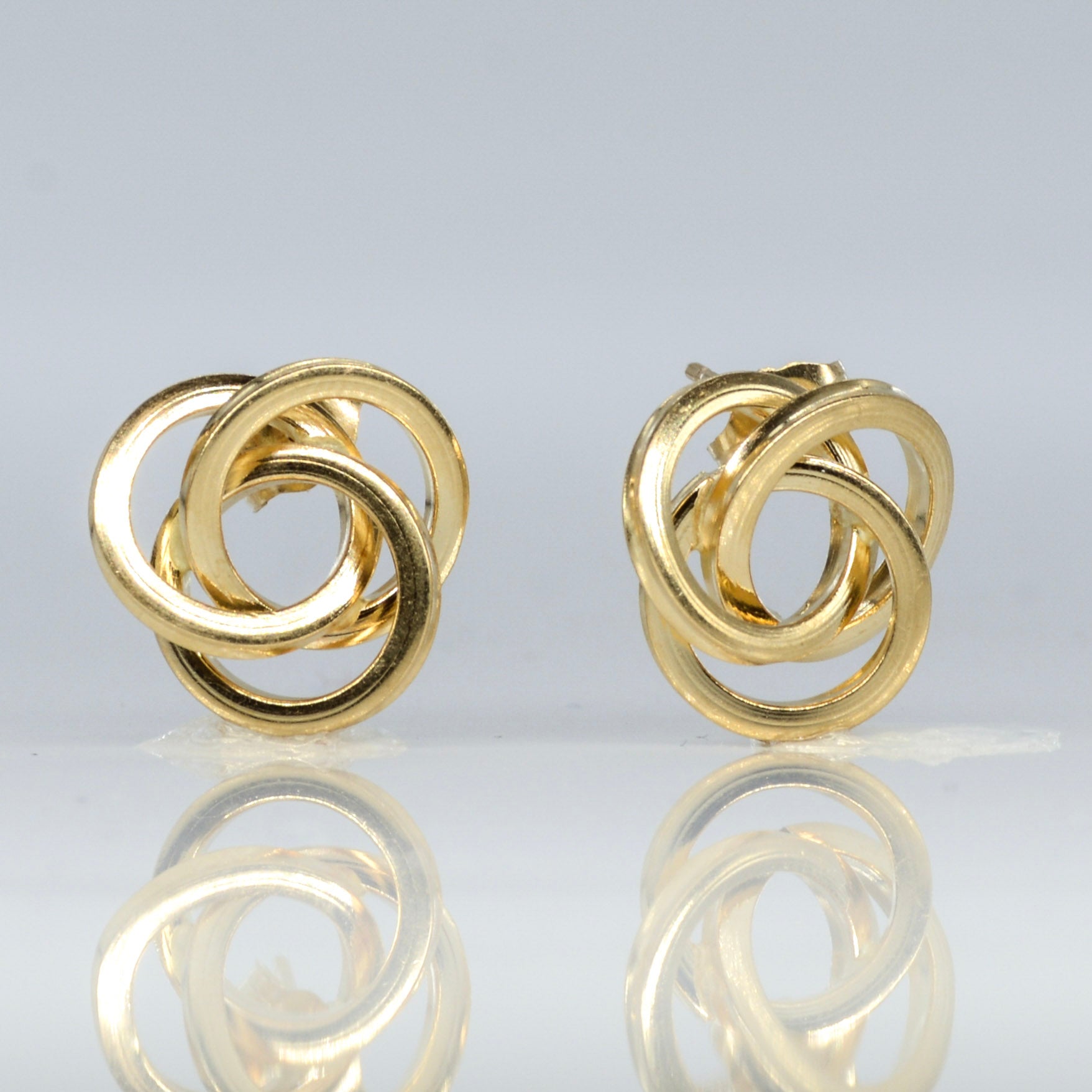 Yellow Gold Interwoven Stud Earrings |