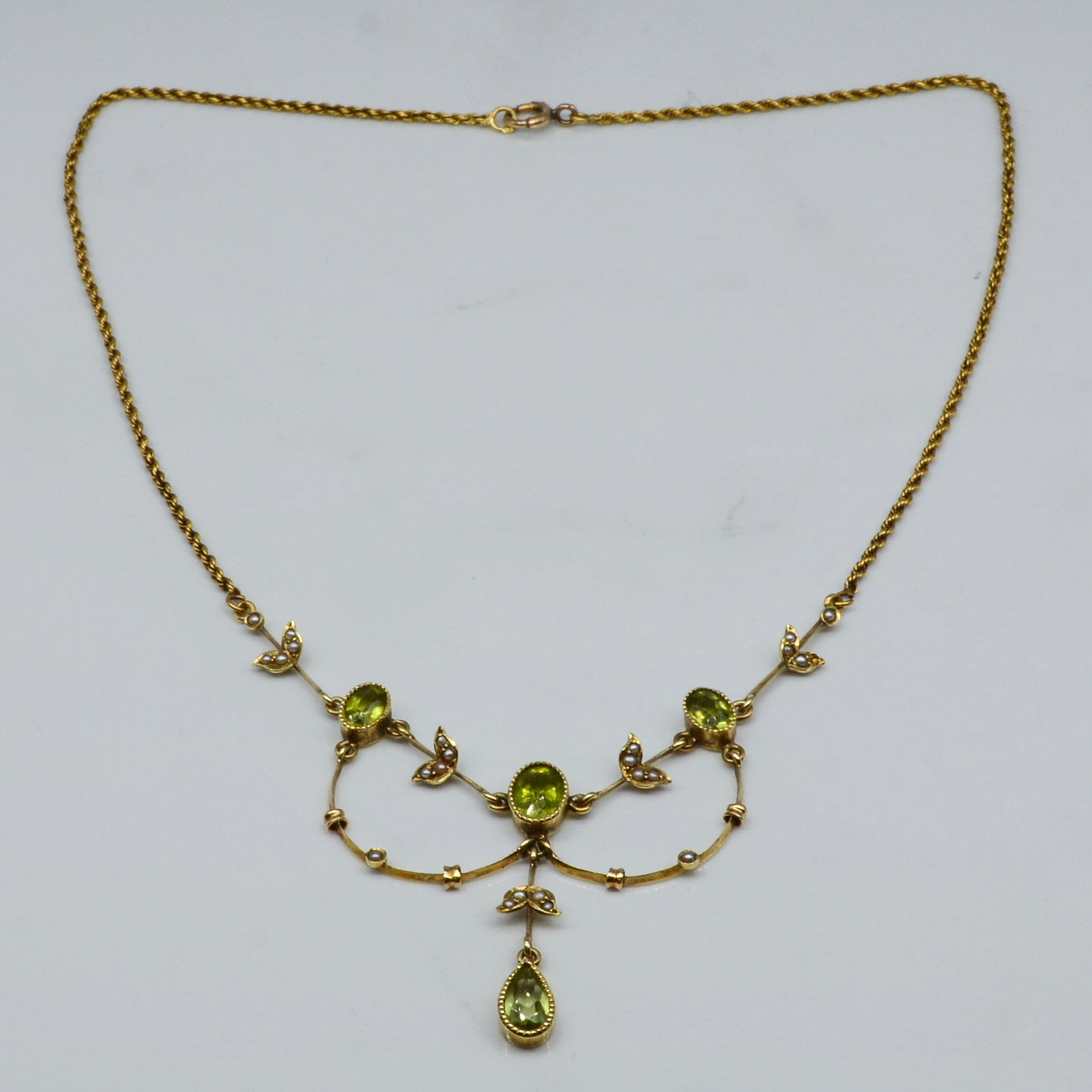 Edwardian Peridot & Seed Pearl Necklace | 16" |