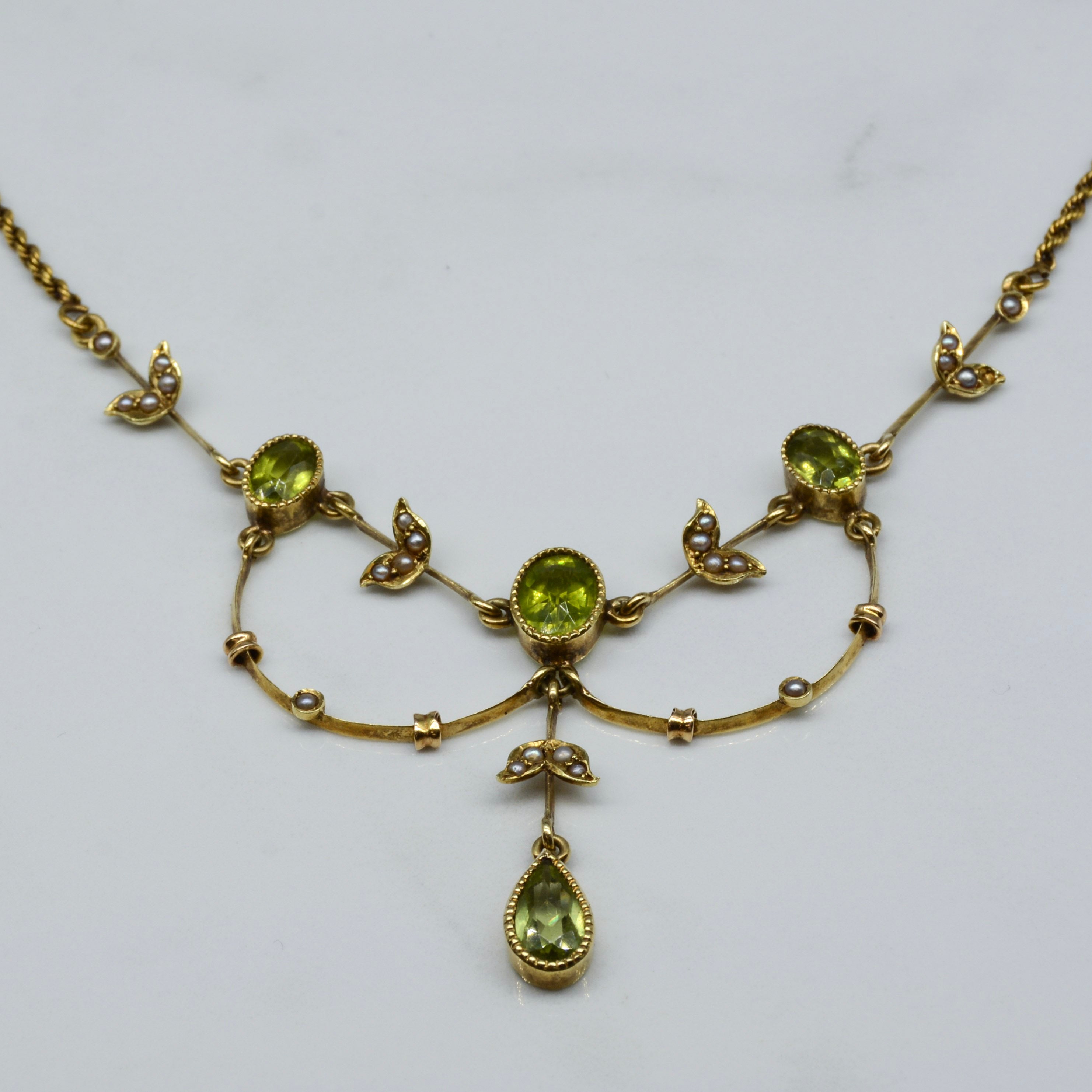 Edwardian Peridot & Seed Pearl Necklace | 16" |
