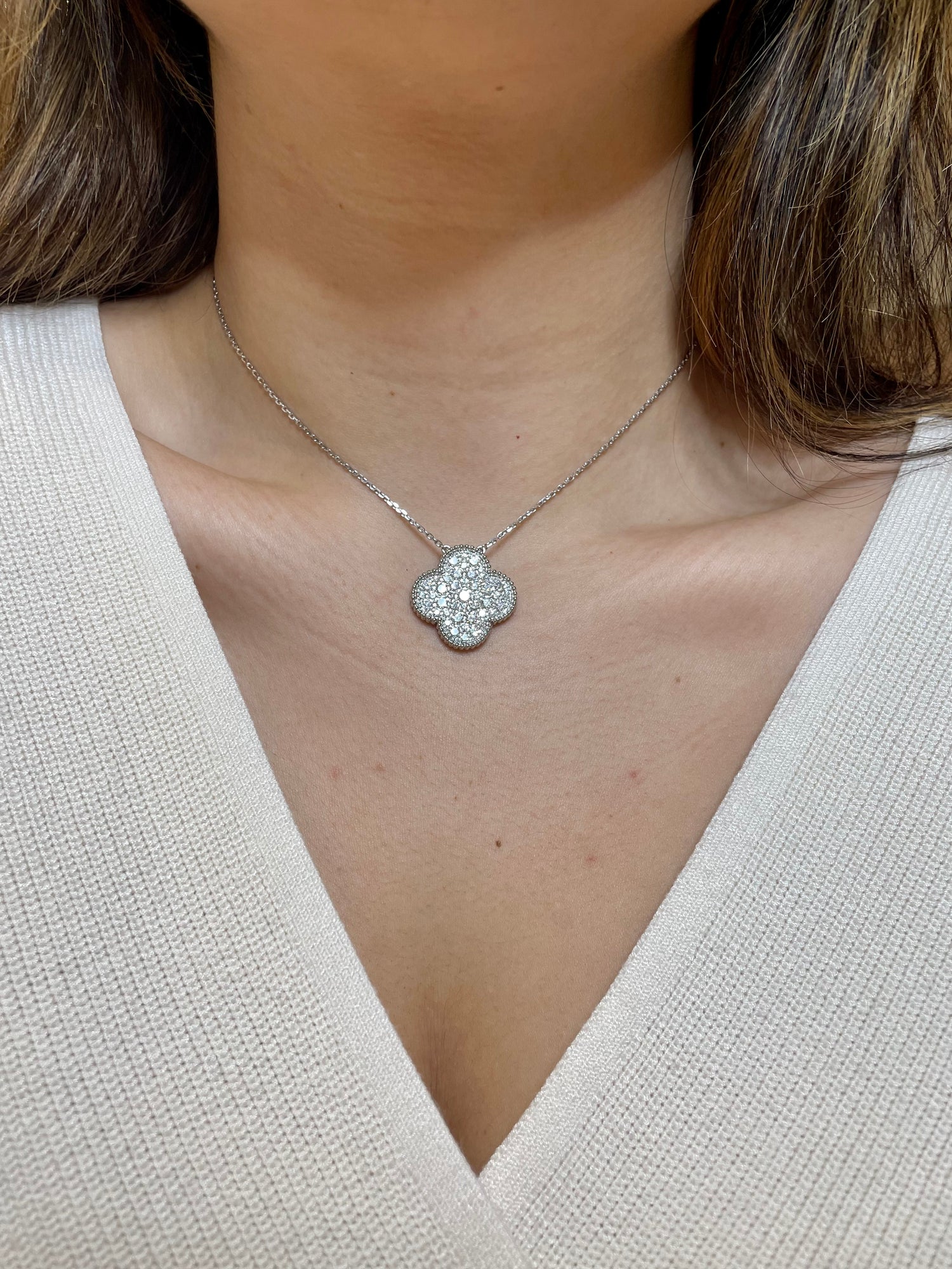 Van Cleef & Arpels Holiday 2022 Alhambra Diamond Pendant Necklace – The  Luxury Shopper