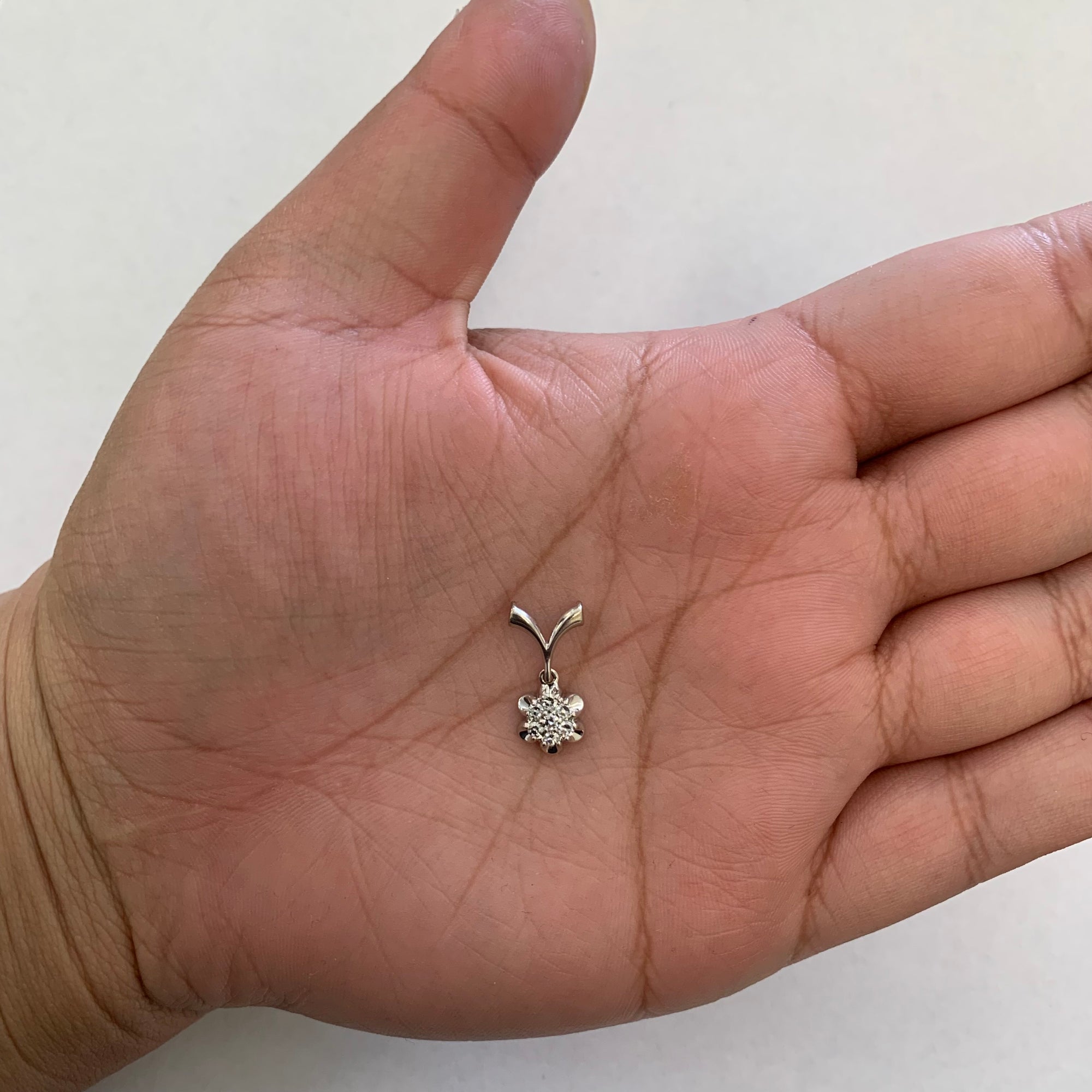 Diamond Flower Pendant | 0.15ctw |