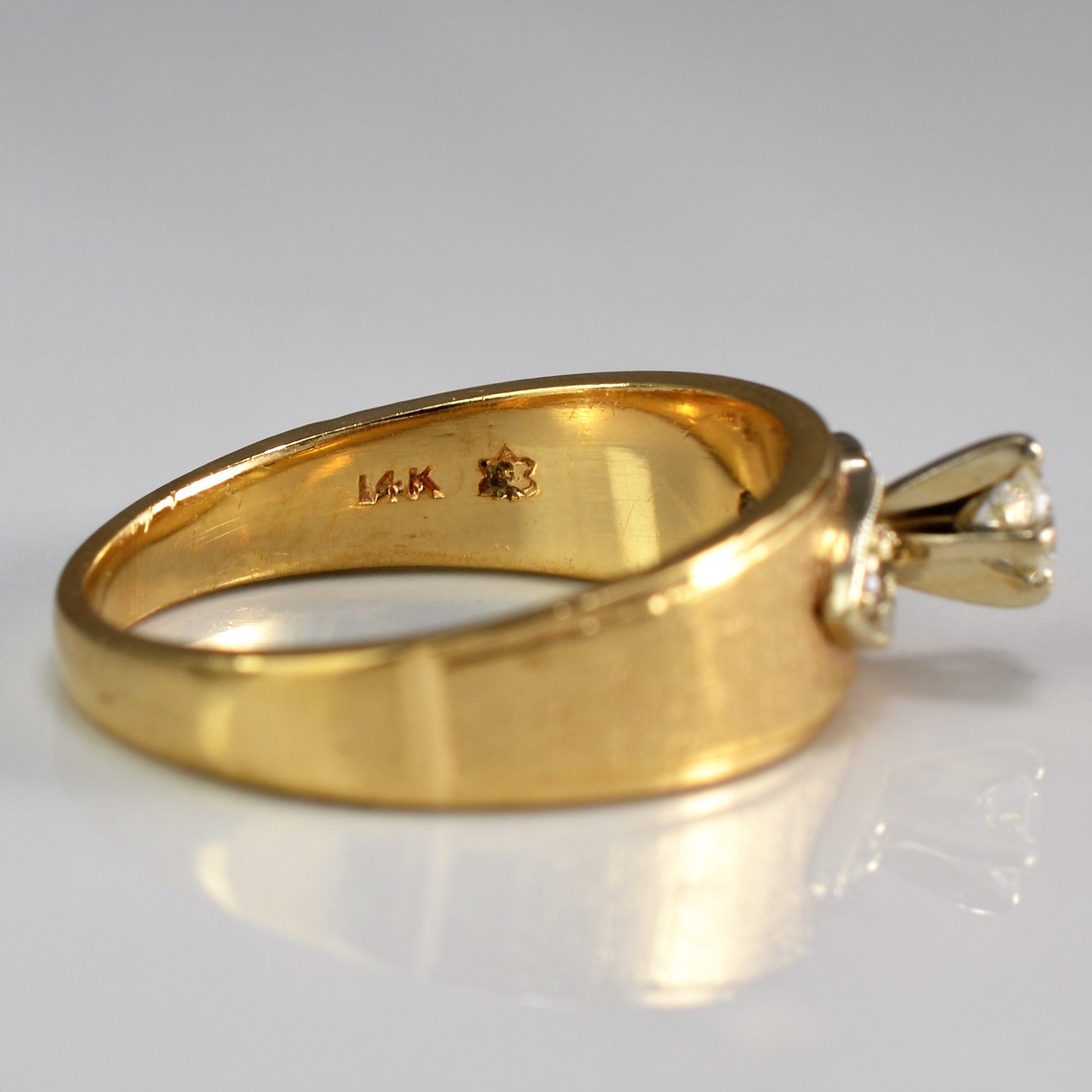 Milgrain Leaf Detailed Vintage Engagement Ring | 0.18 ctw, SZ 8 |