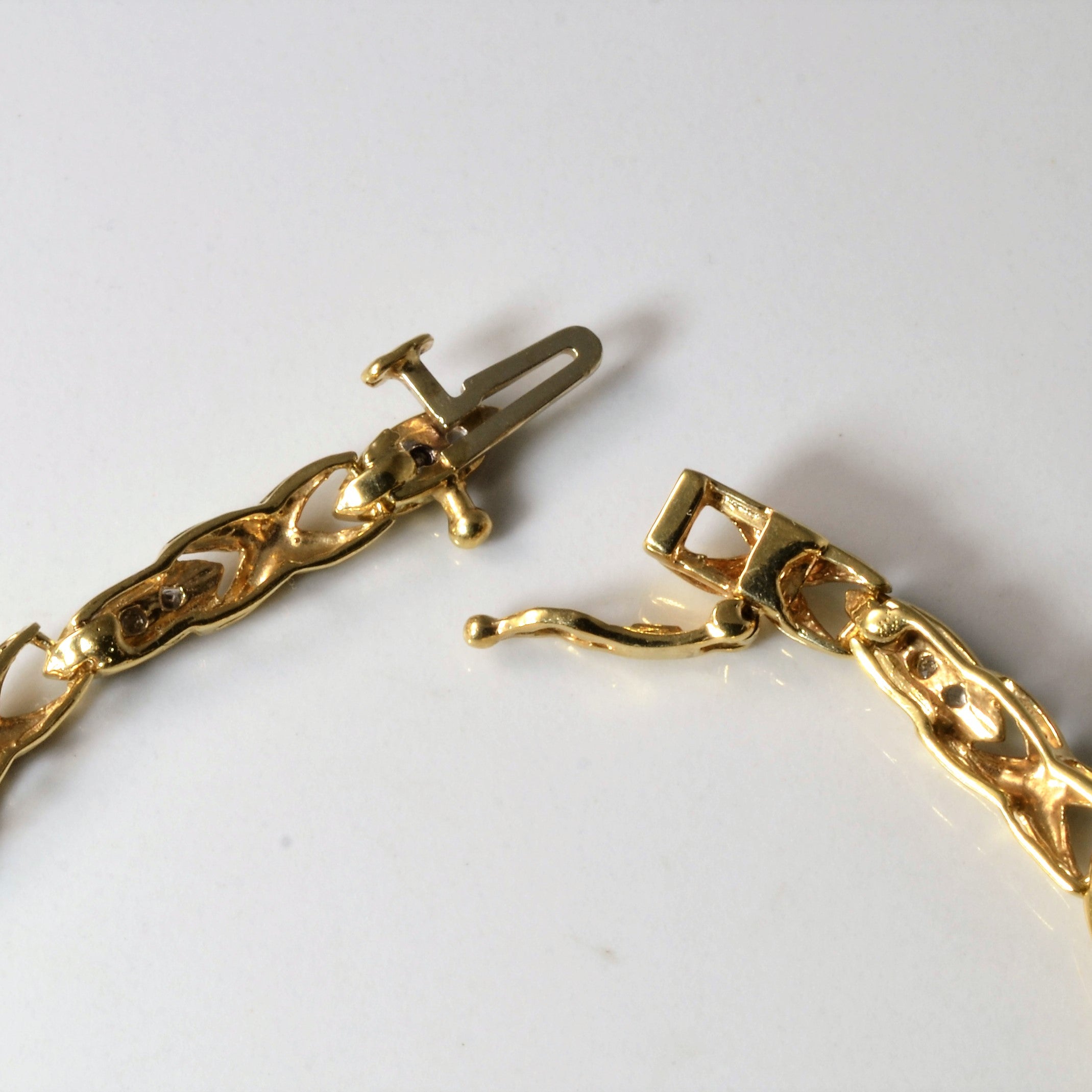 XO Diamond Bracelet | 0.07ctw | 7.5" |