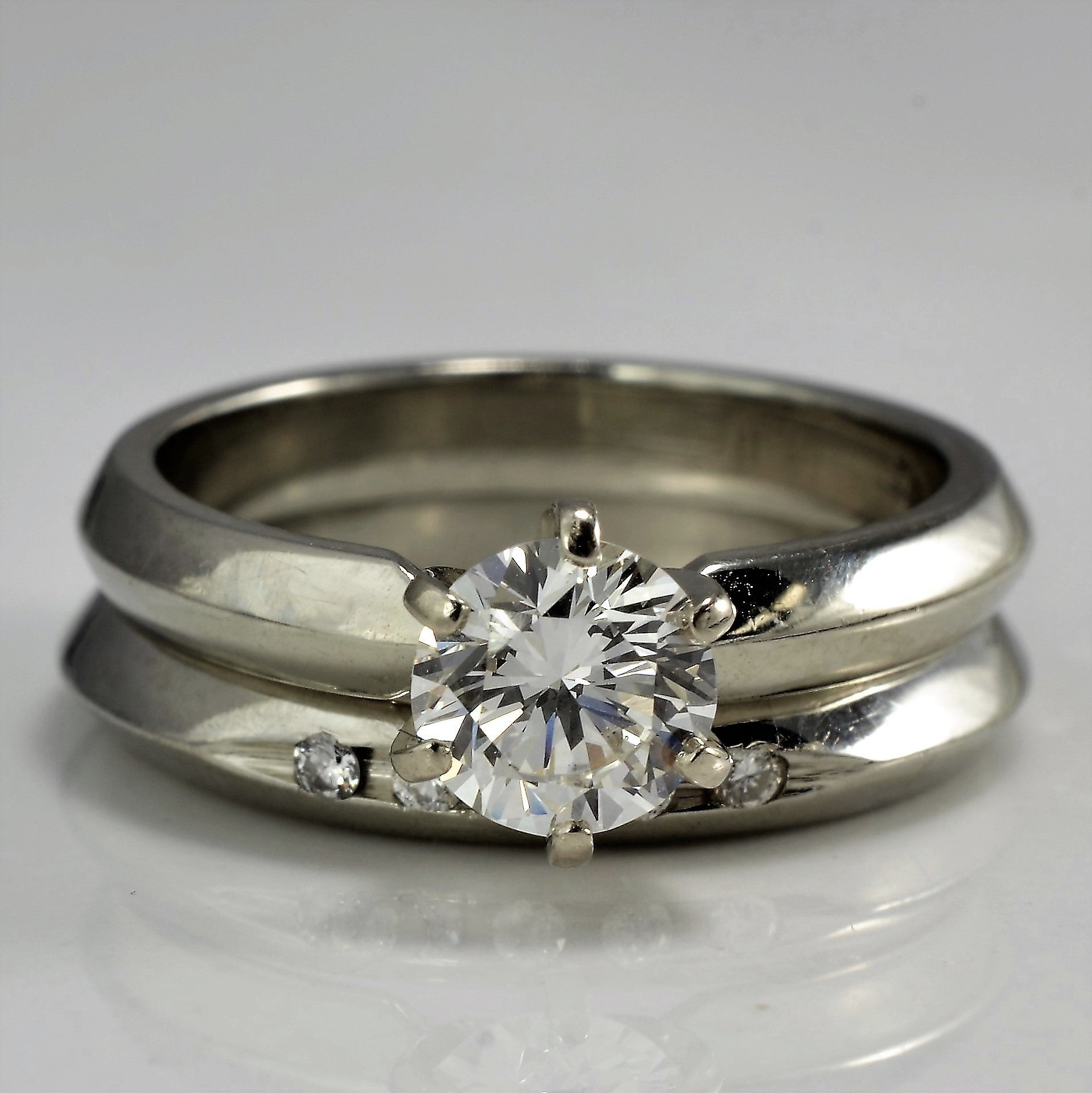 19k Knife Edge Diamond Wedding Set | 0.65 ctw, SZ 5 |