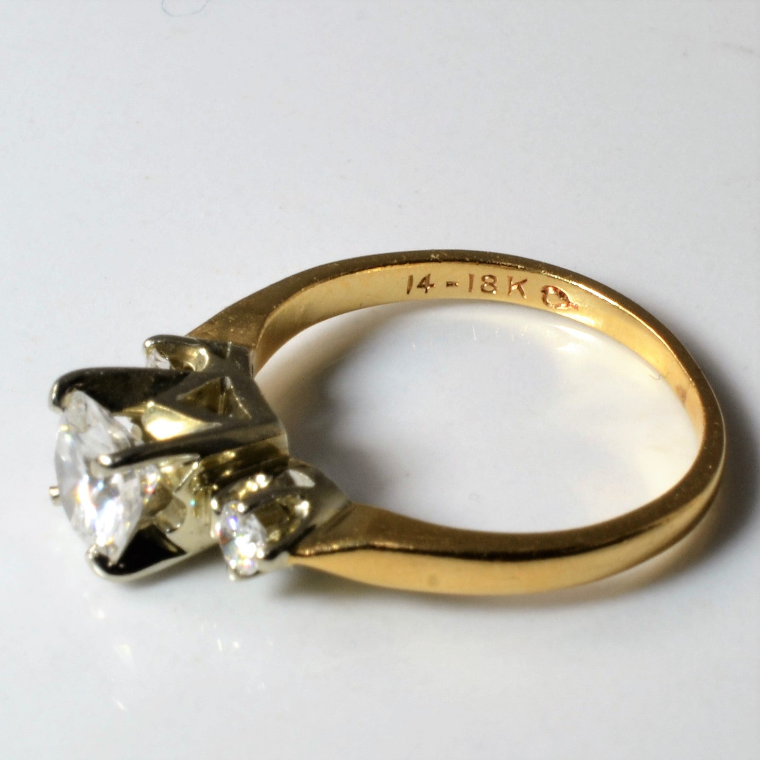 Bague de fiançailles trois diamants | 0,81 ct | Taille 4,75 | 