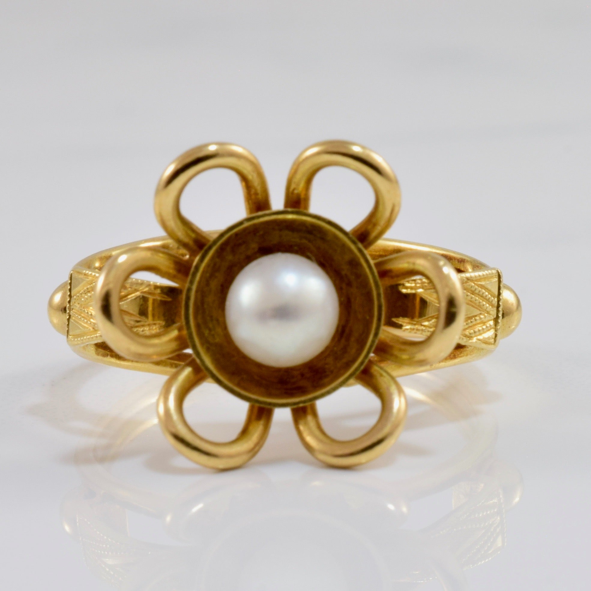 Pearl Floral Ring | SZ 6.5 |