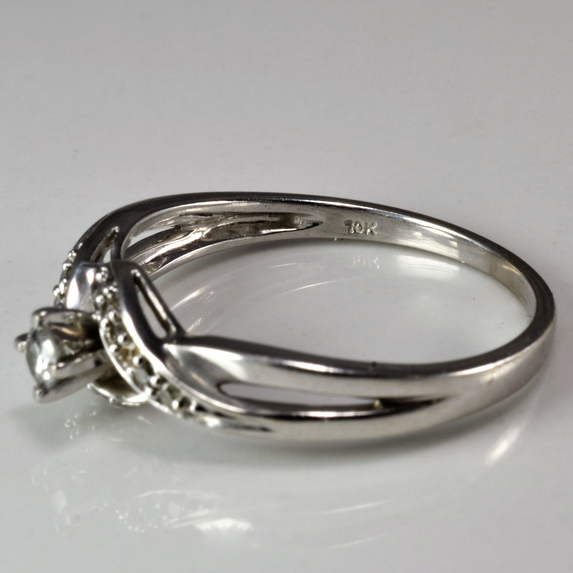 Twisted Diamond Ring | 0.11 ctw, SZ 6 |