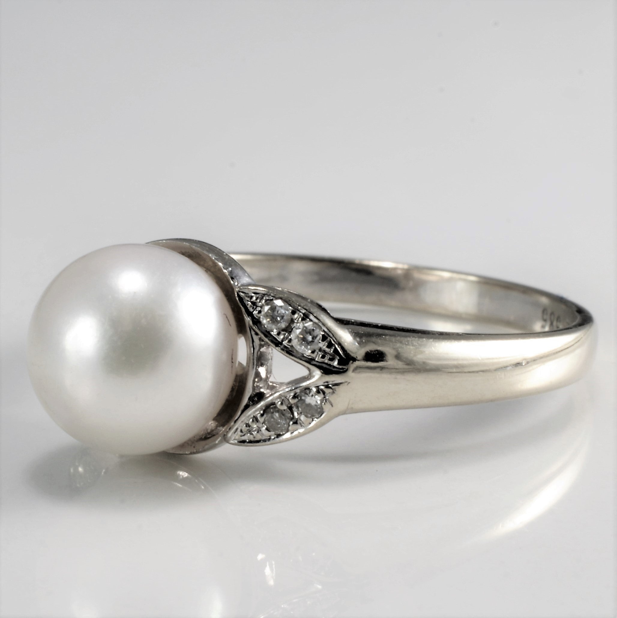 Open Shank Solitaire Pearl & Diamond Ring | 0.04 ctw, SZ 6.5 |