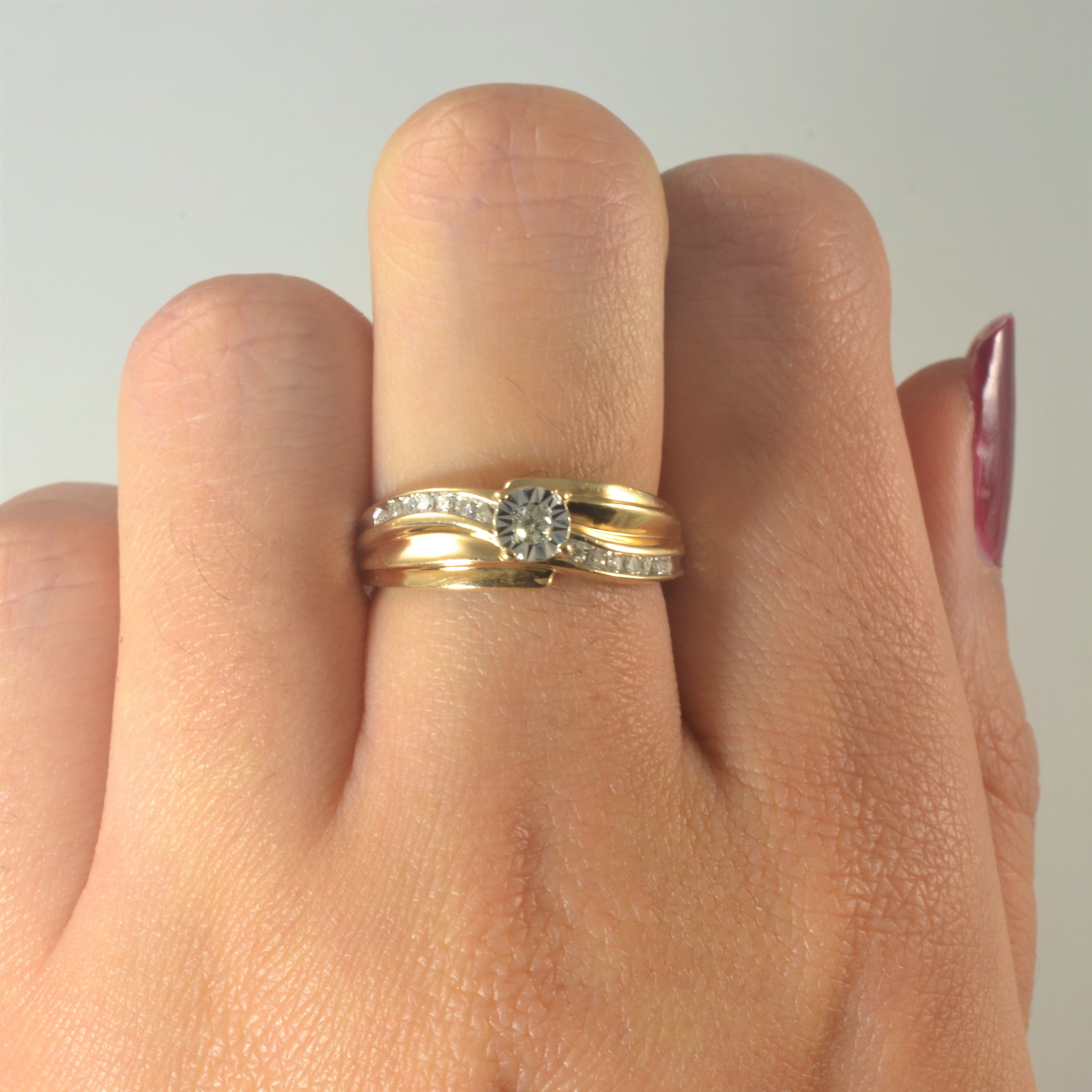 Illusion Set Diamond Ring | 0.22ctw | SZ 6.25 |