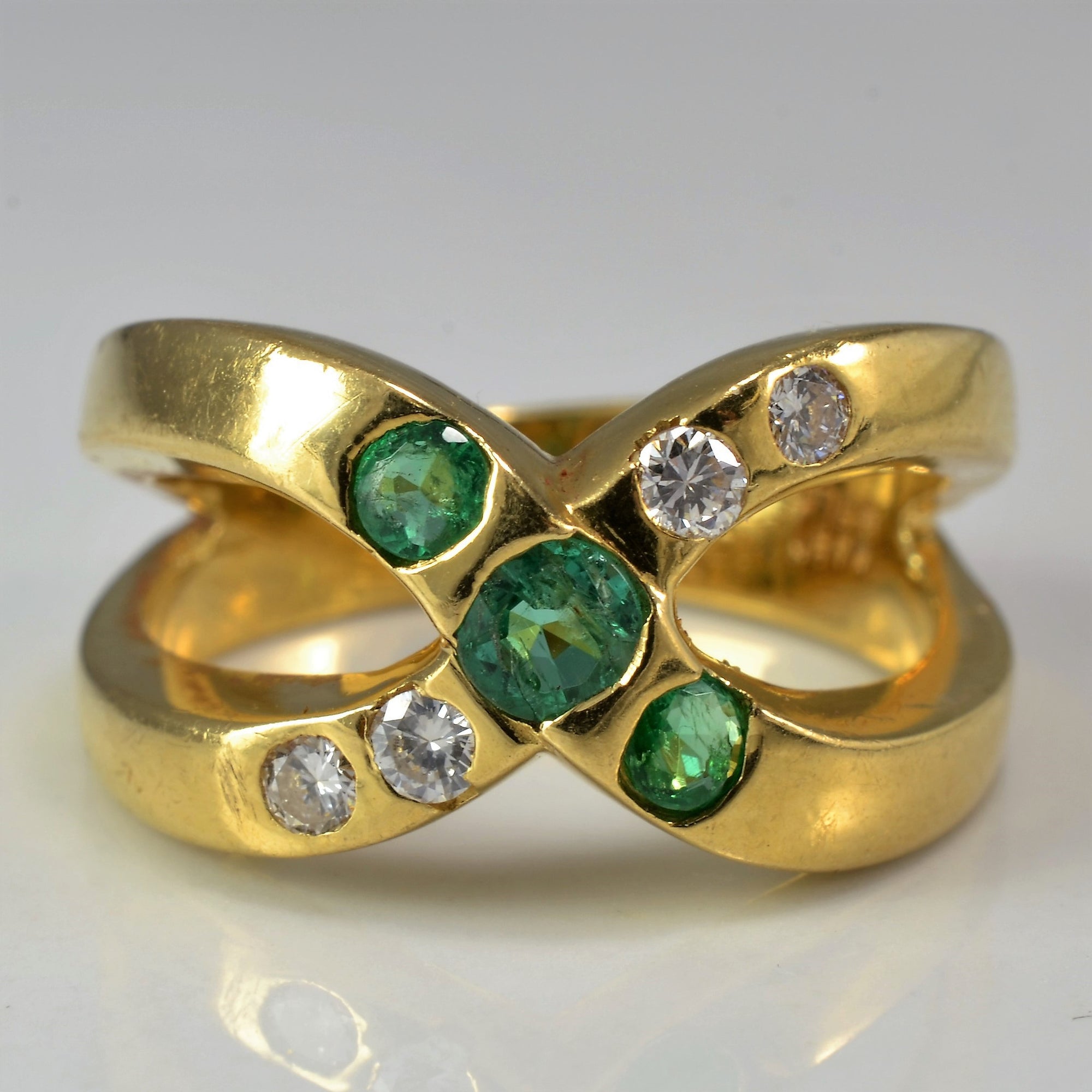 Criss Cross Diamond & Emerald Ring | 0.12 ctw, SZ 5.75 |