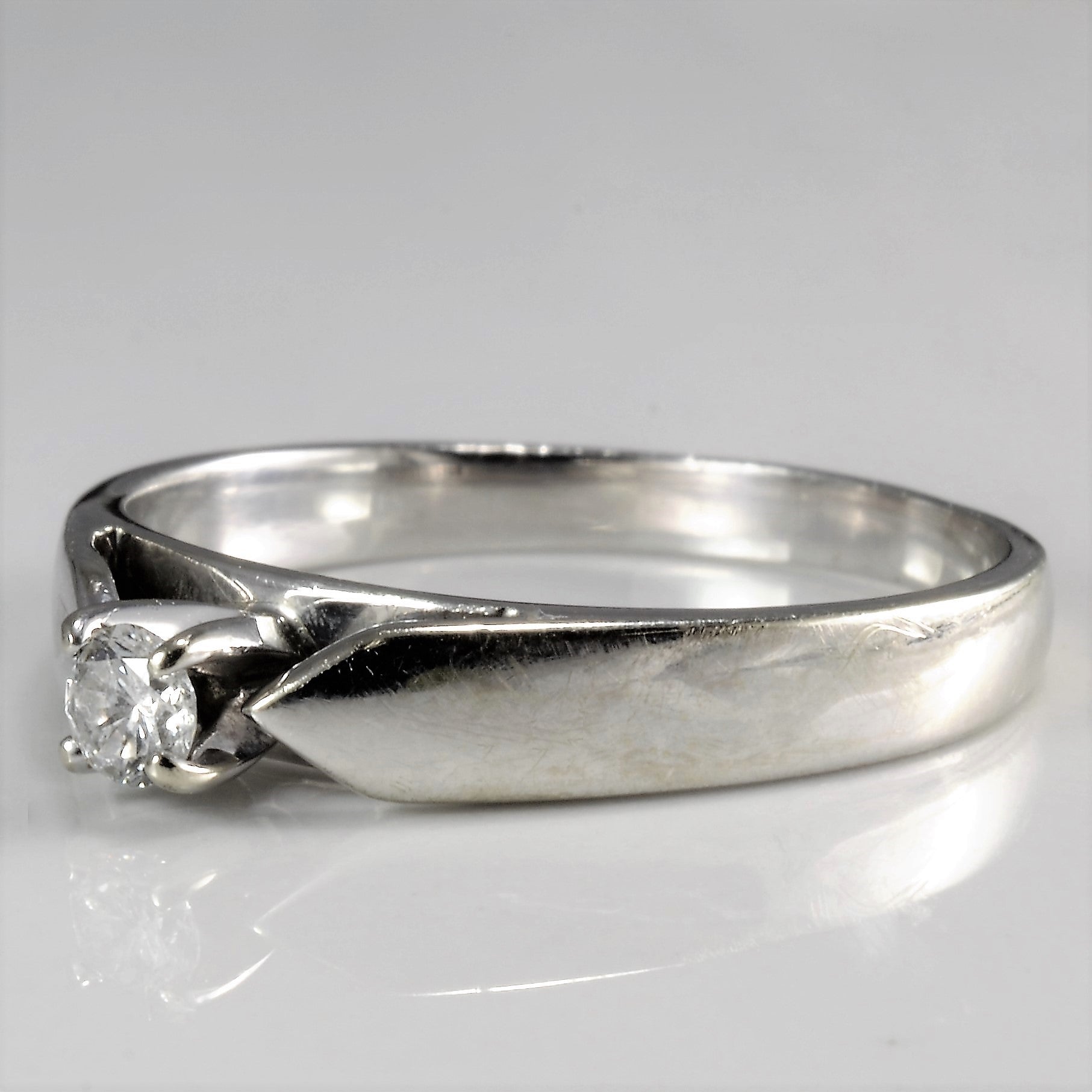 Tapered Solitaire Diamond Ring | 0.10 ct, SZ 7 |