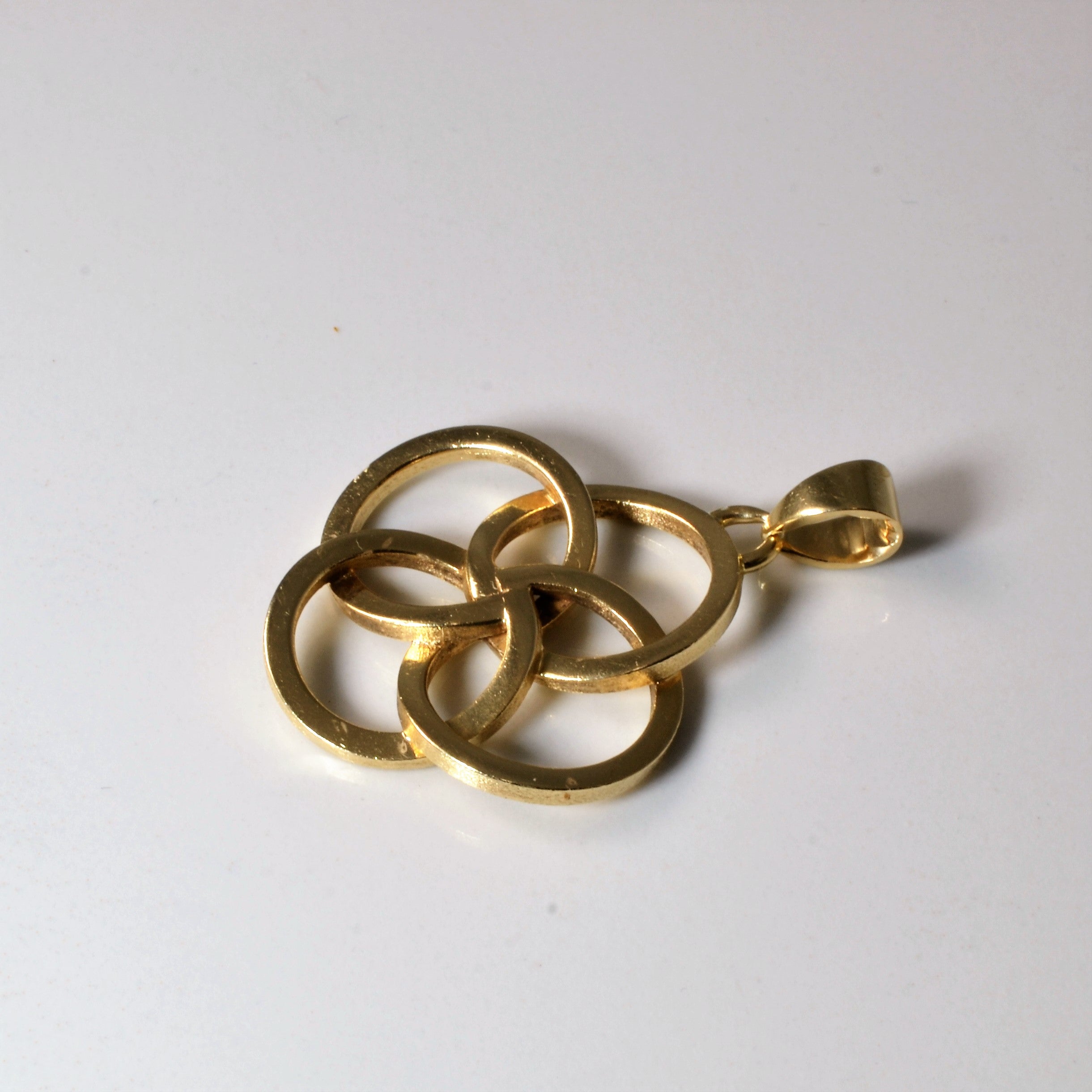 Interlocking Circle Pendant |