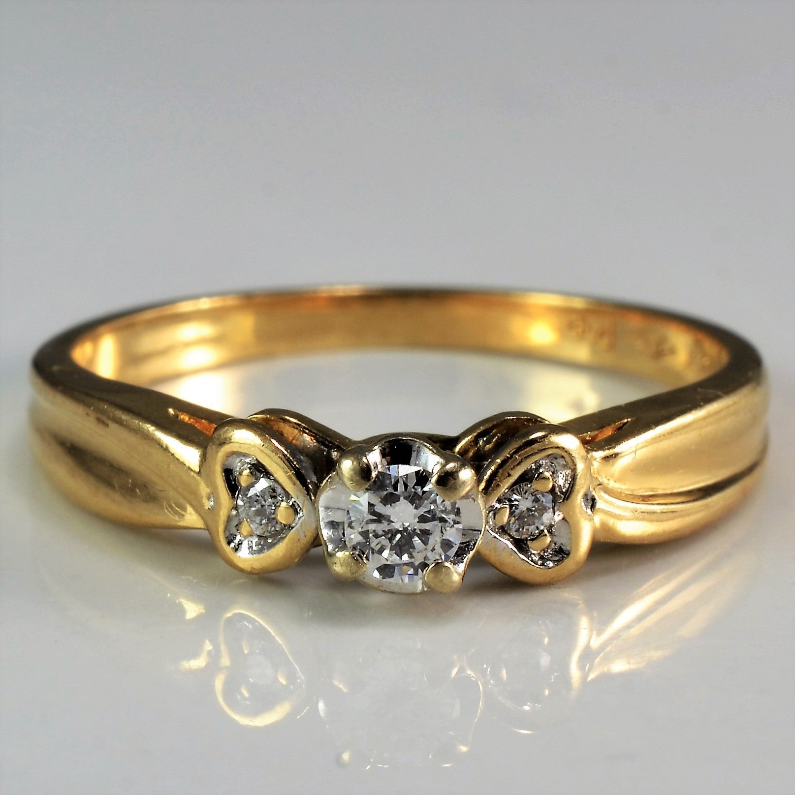 Illusion Set Diamond Ring With Heart Accents | 0.10ctw | SZ 6 |