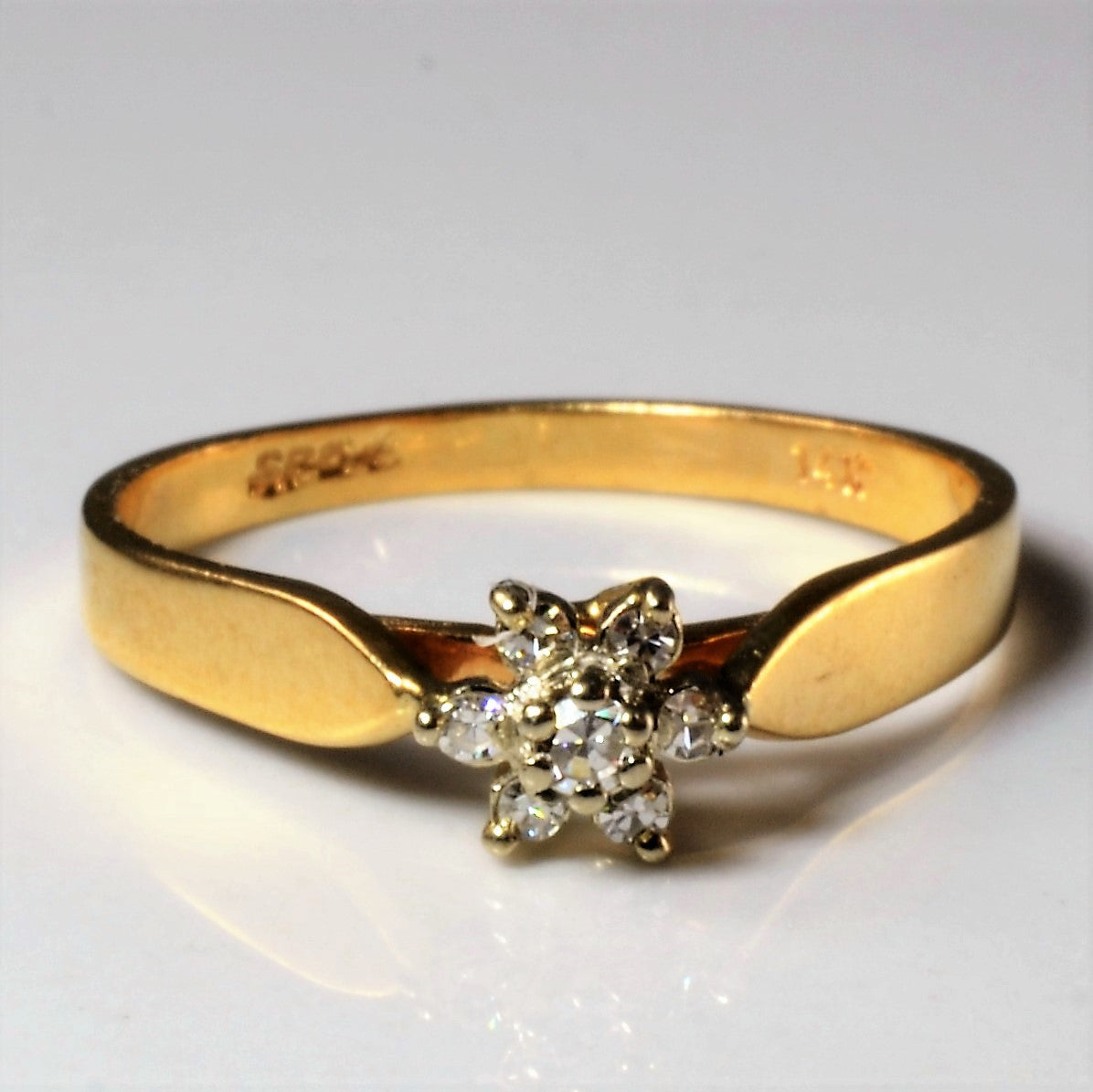 Cluster Set Diamond Flower Ring | 0.07ctw | SZ 6.75 |