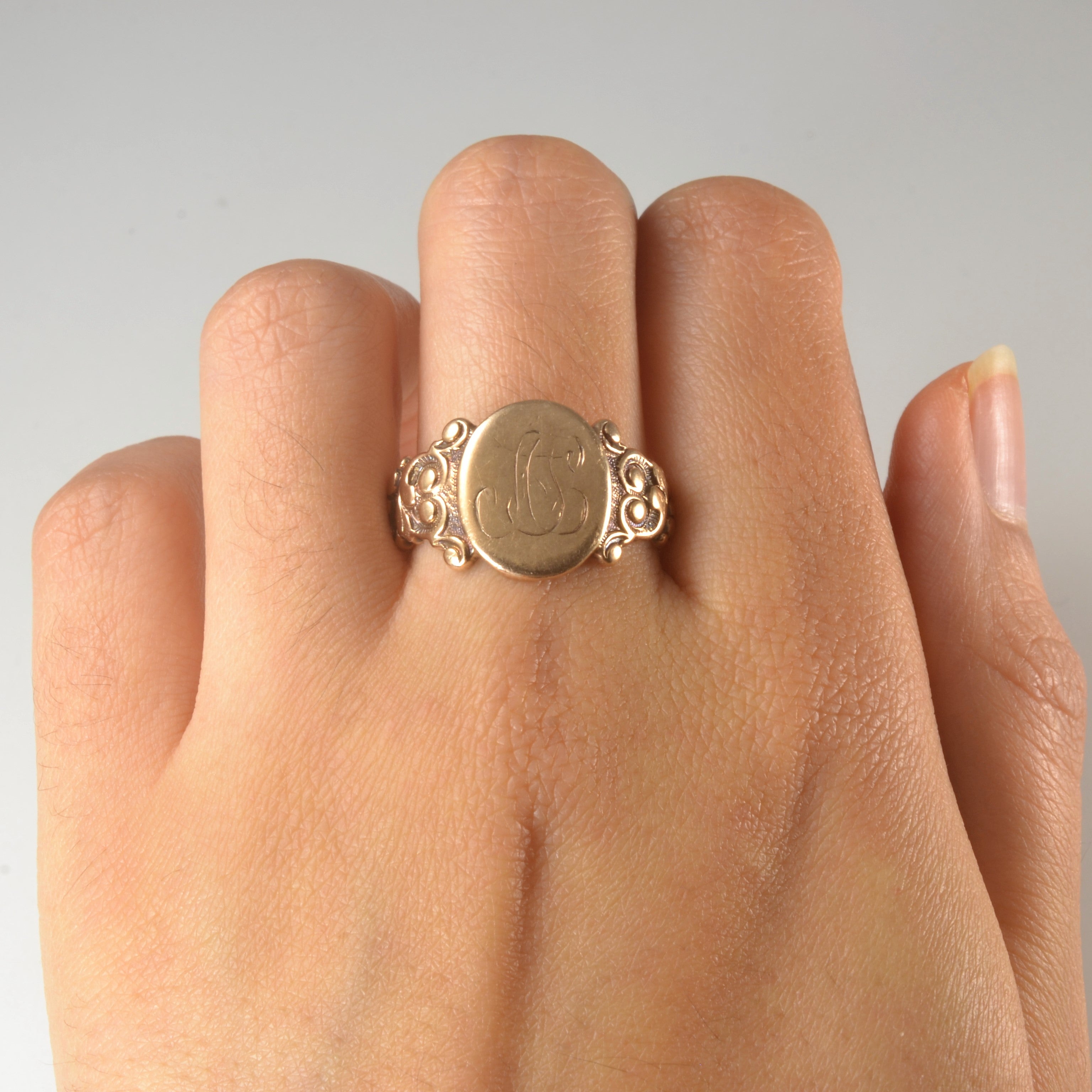 Yellow Gold Filigree Signet Ring | SZ 10.25 |