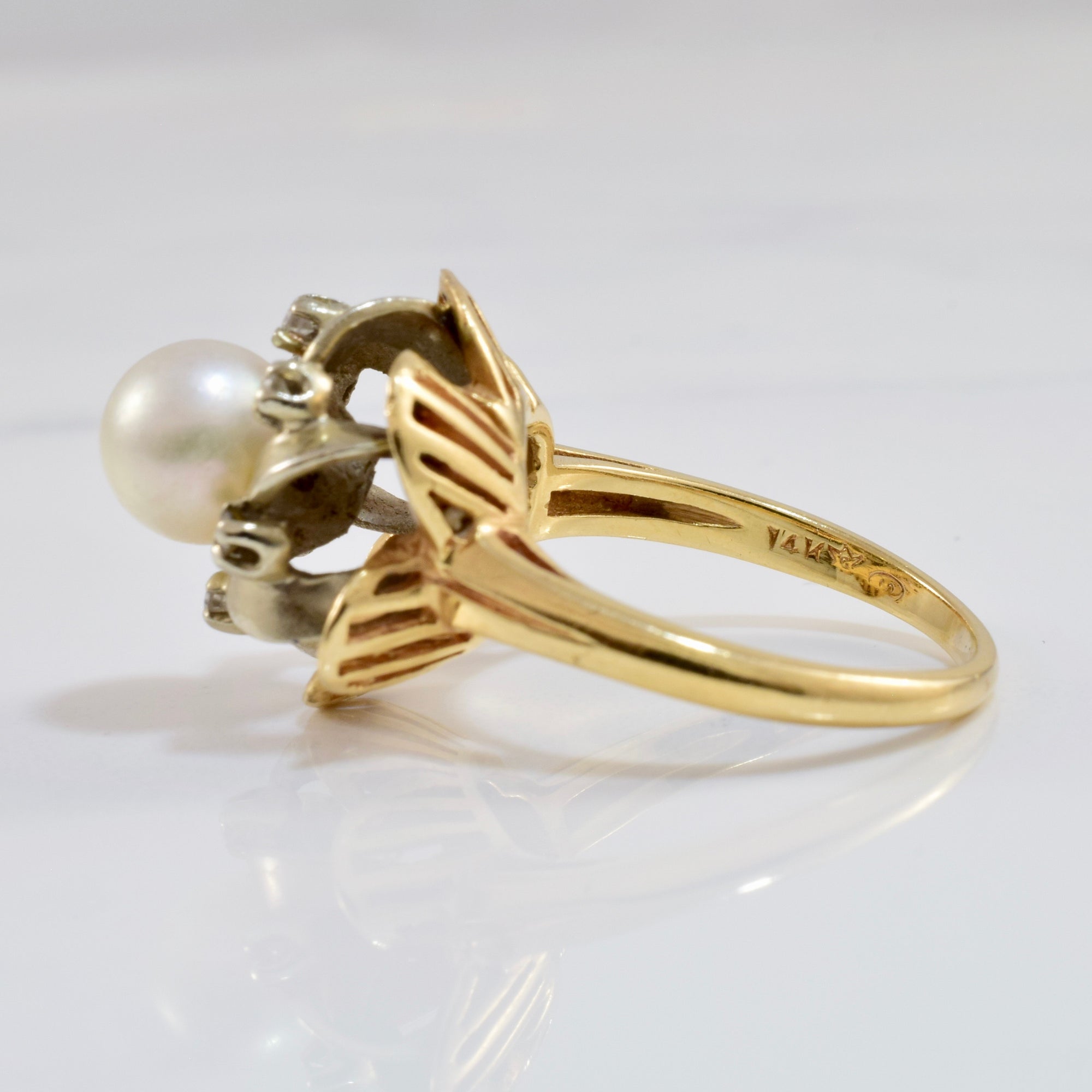 Pearl and Diamond Ribbon Ring | 0.10 ctw SZ 7.25 |