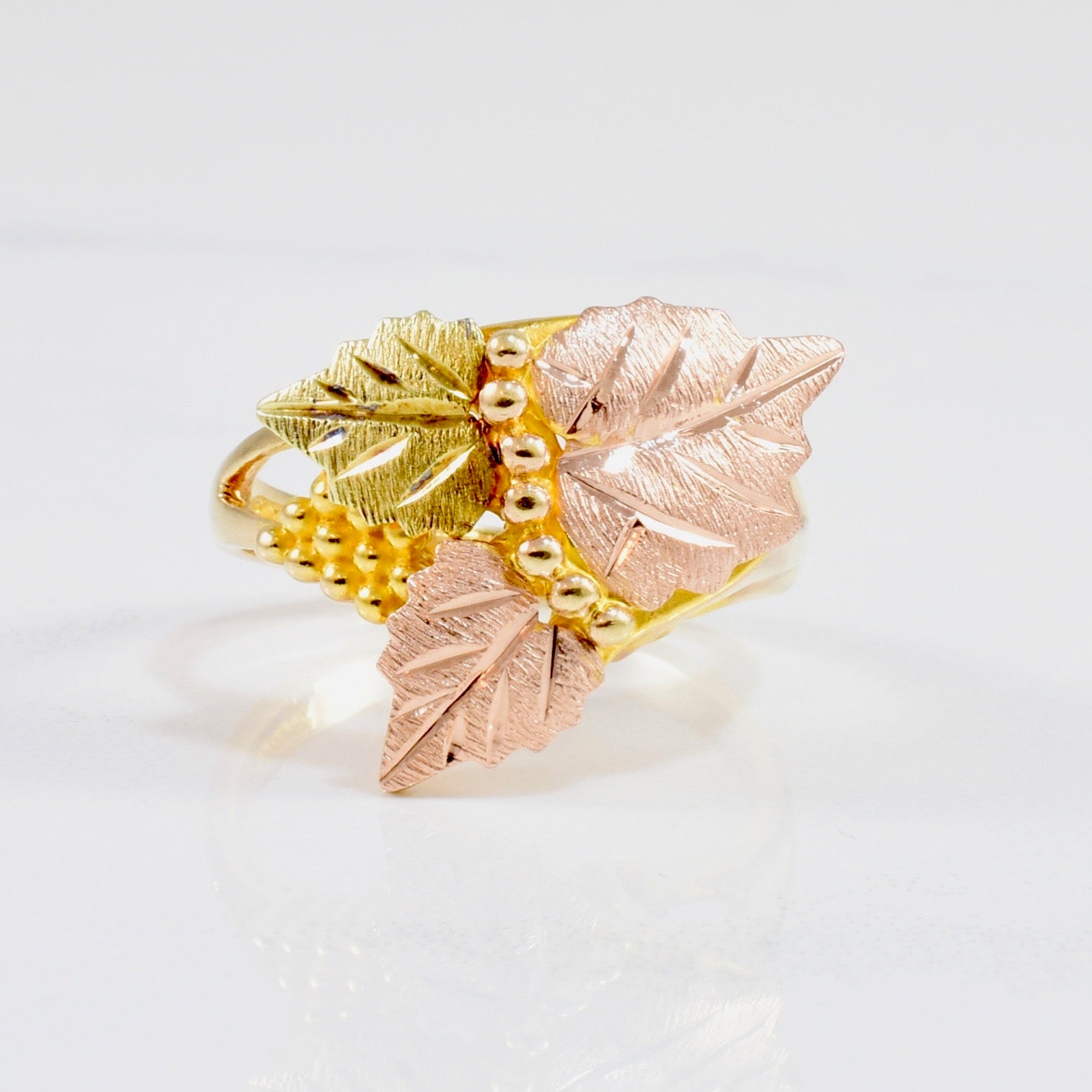 Tri Coloured Gold Leaf Ring | SZ 6.5 |